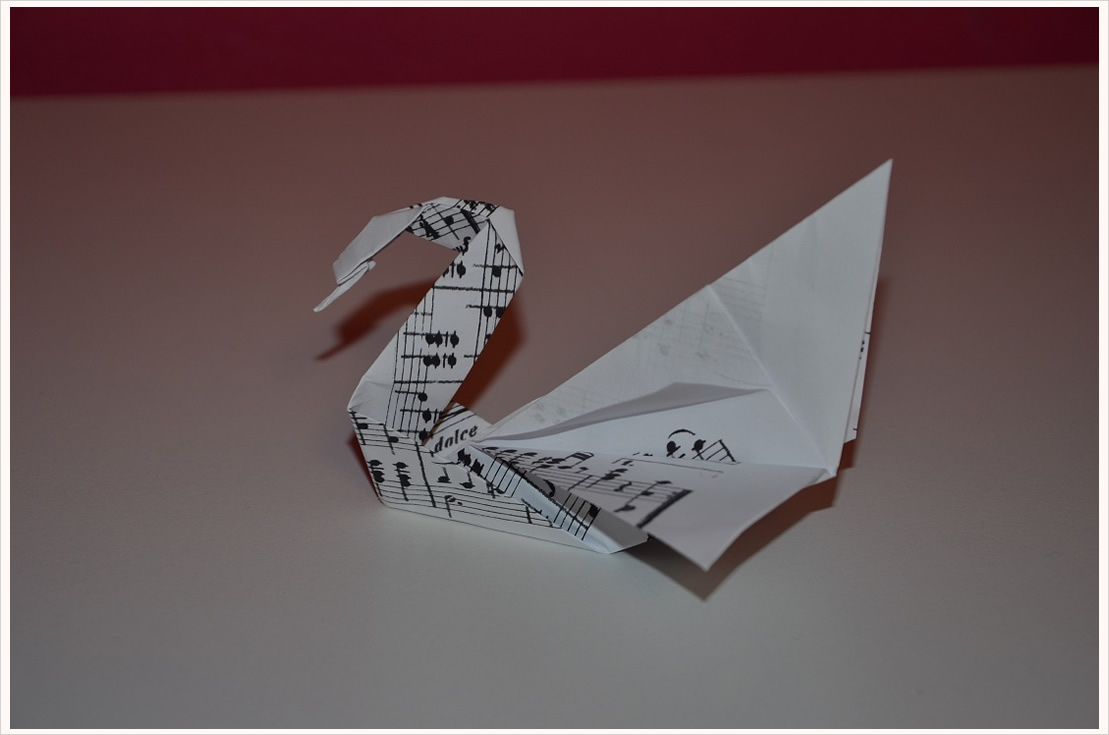 Deko-DIY: Origami-Schwäne