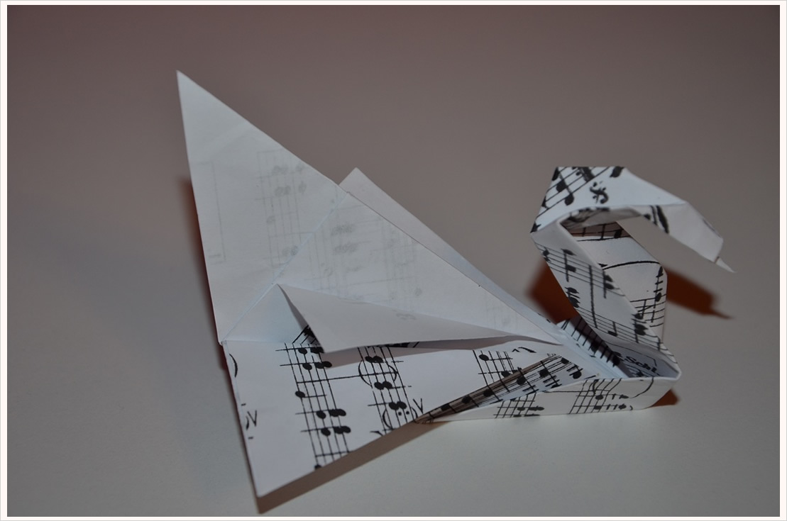 Deko-DIY: Origami-Schwäne