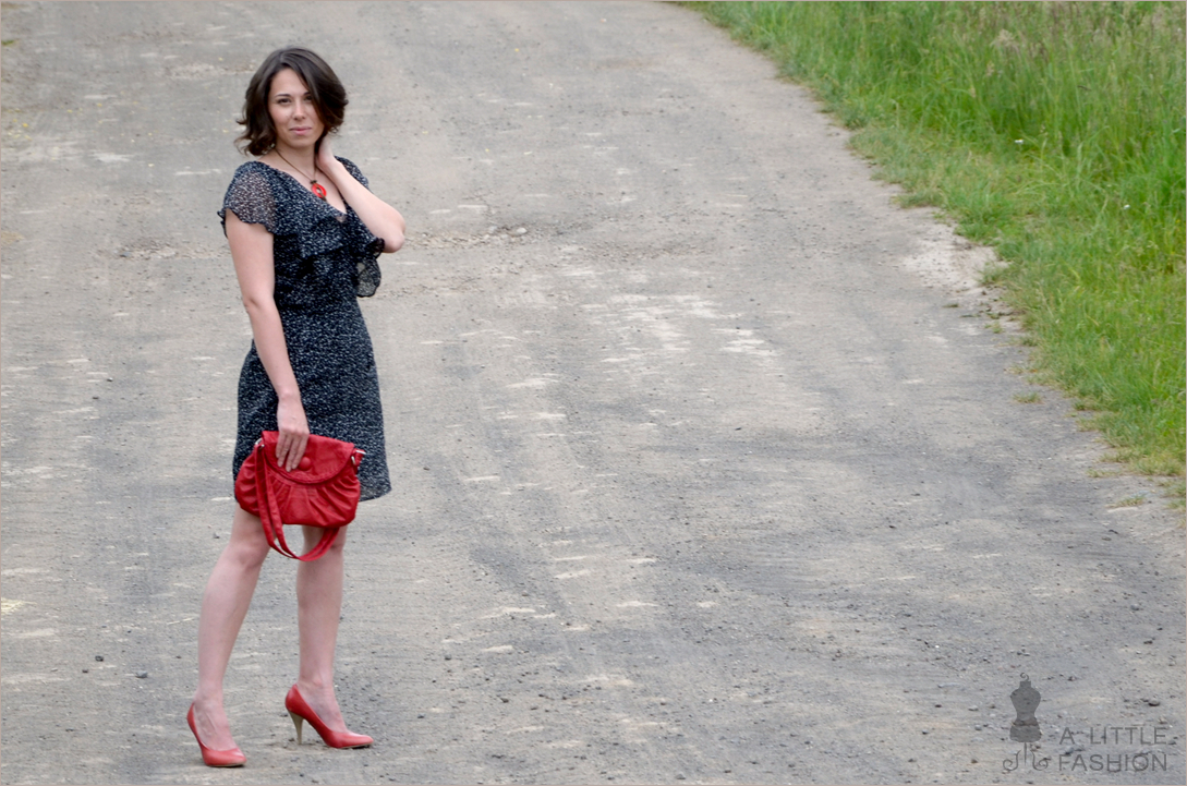 Red pumps & polkadot dress