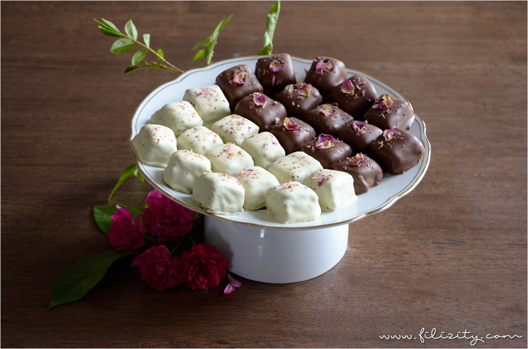 Rezept: Pistazien-Rosen-Pralinen