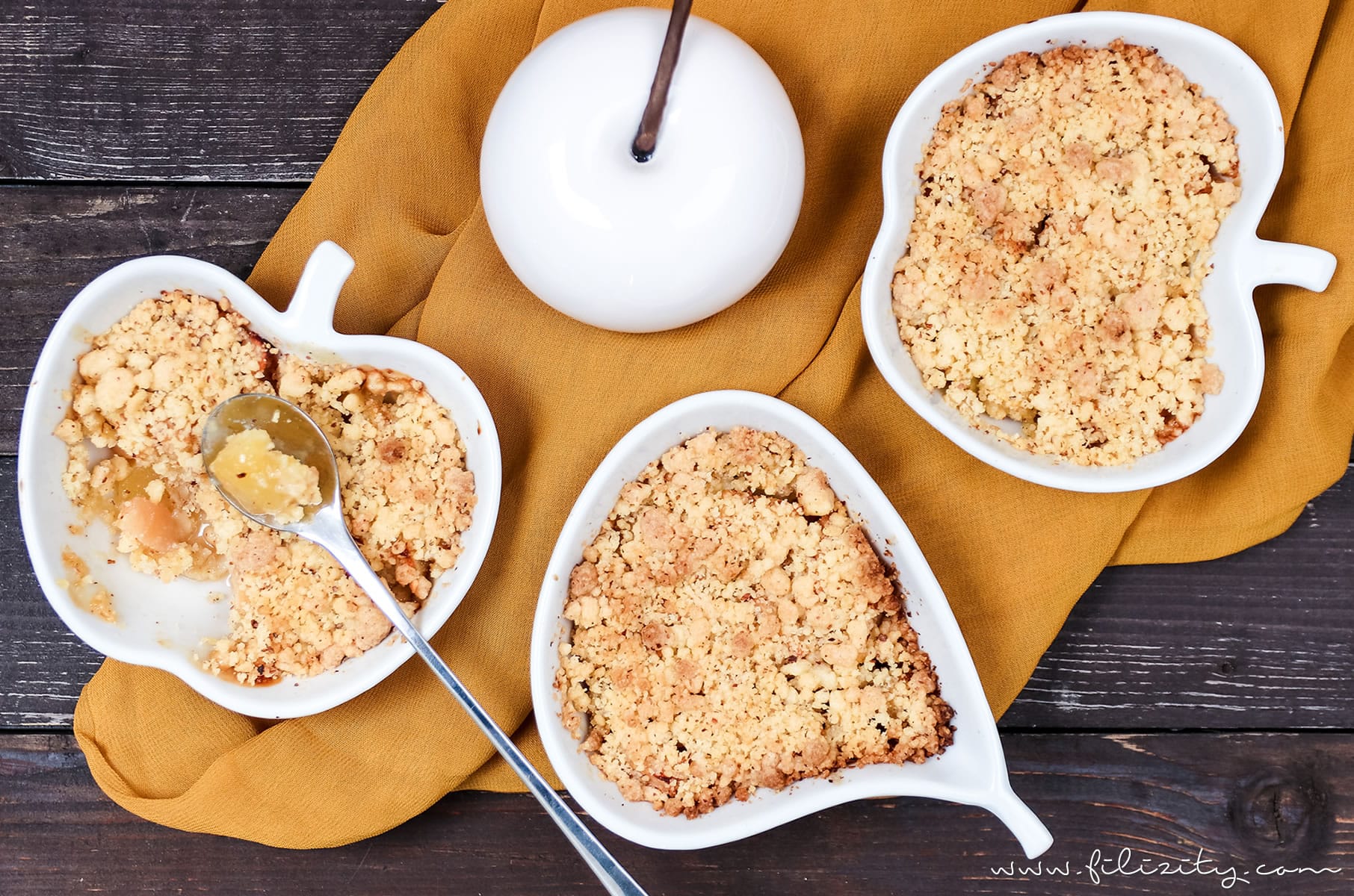 Apfel-Quitten-Crumble - Das perfekte Herbst-Dessert | Filizity.com ...