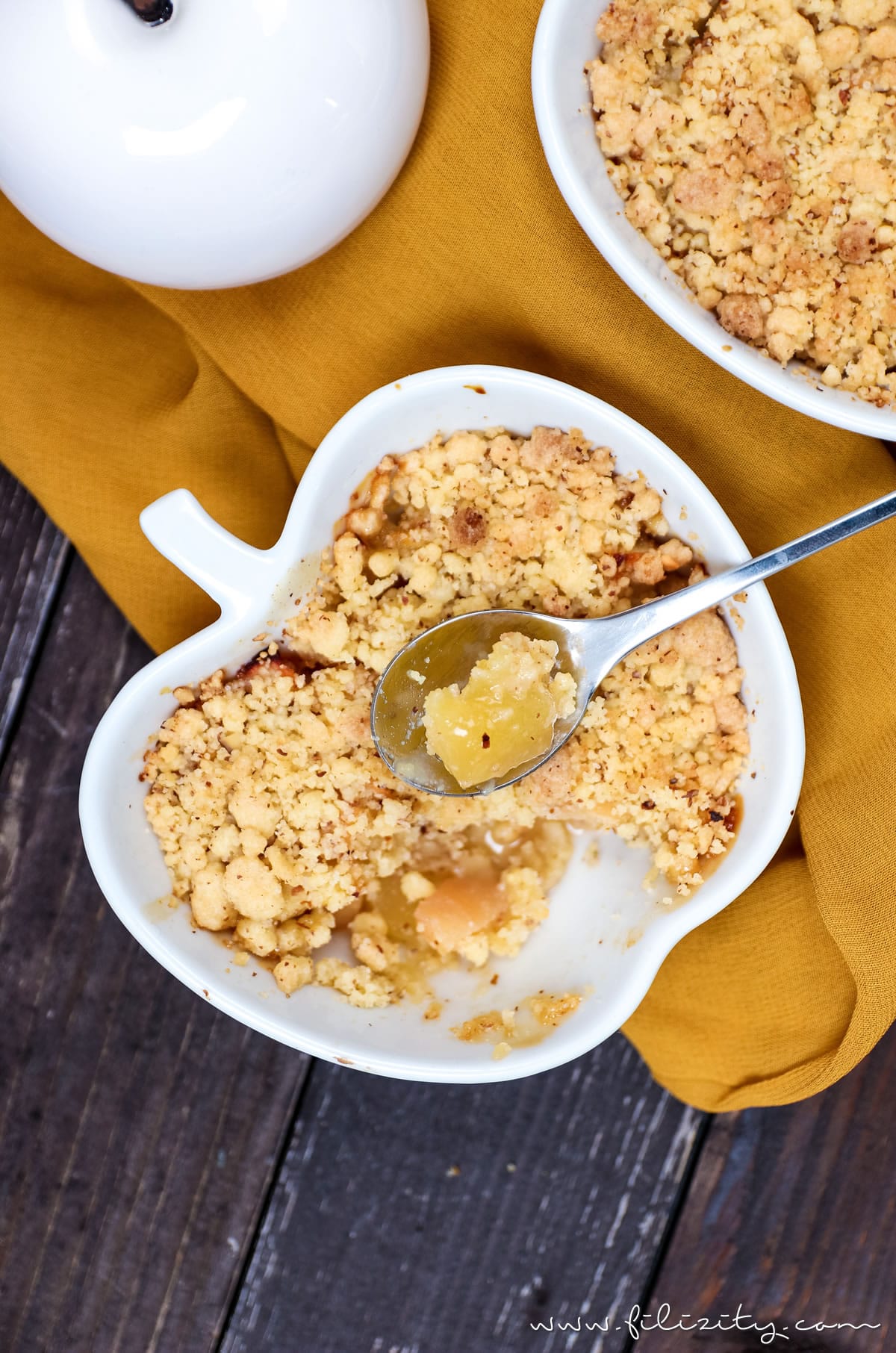 Apfel-Quitten-Crumble: Mit diesem schnellen Dessert-Rezept kannst du es ...