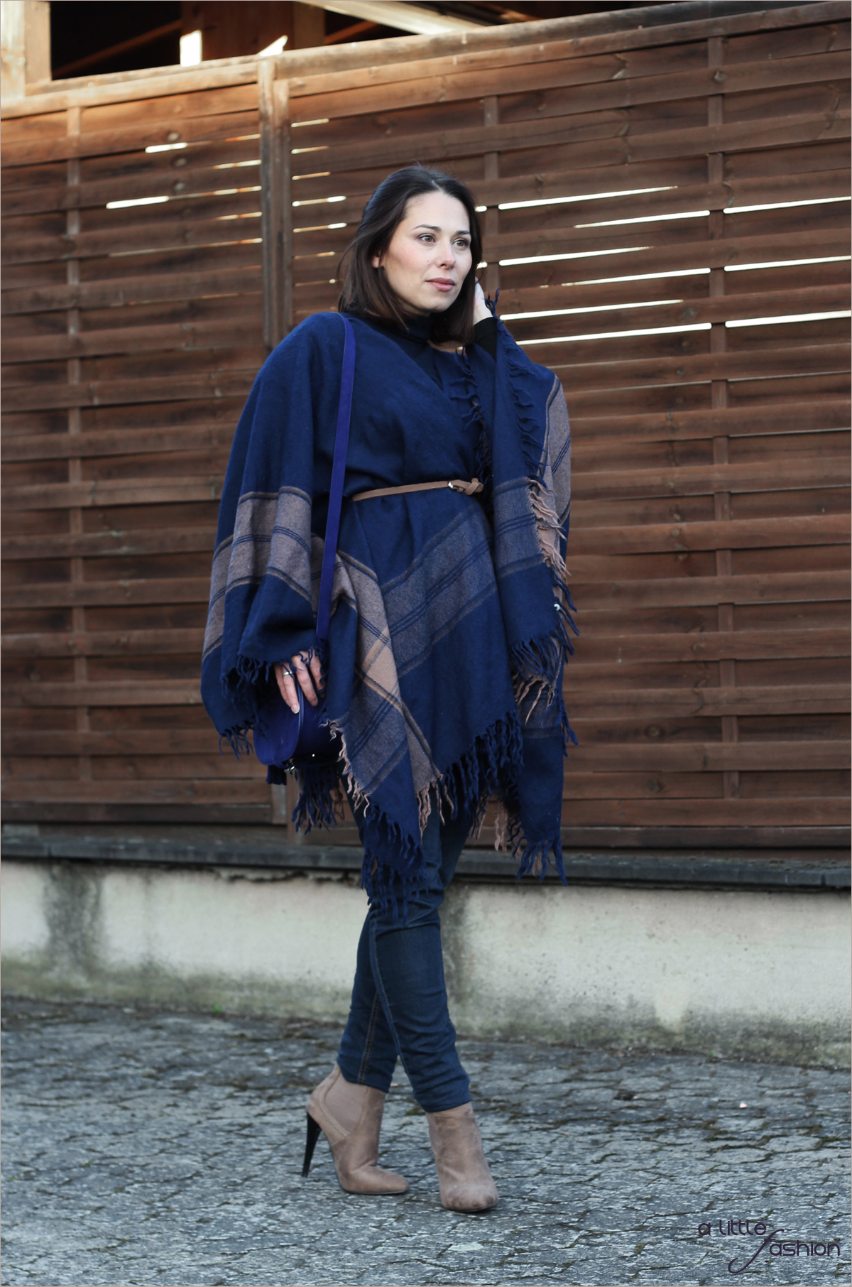 H/W2015: Poncho  |  A Little Fashion  |  https://www.filizity.com/fashion/hw2015-cape-poncho