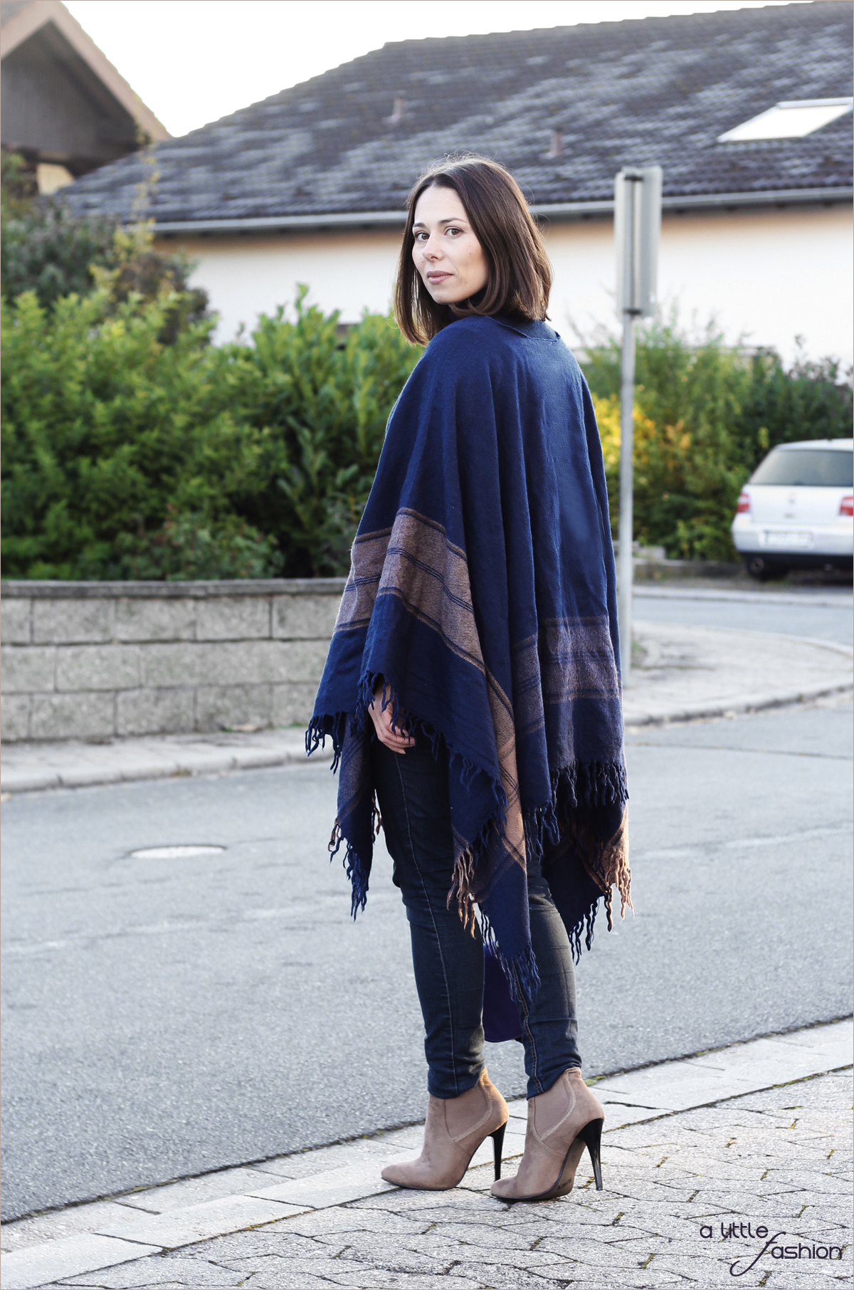 H/W2015: Poncho  |  A Little Fashion  |  https://www.filizity.com/fashion/hw2015-cape-poncho