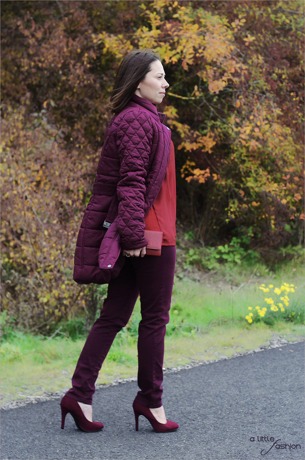Lady in Allover-Red  |  A Little Fashion  |  https://www.filizity.com/fashion/lady-in-allover-red