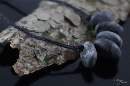 Vom einfachen Schmuck zum echten Statement... | A Little Fashion | https://www.filizity.com/diy/diy-stein-kette-wepam-kaltporzellan