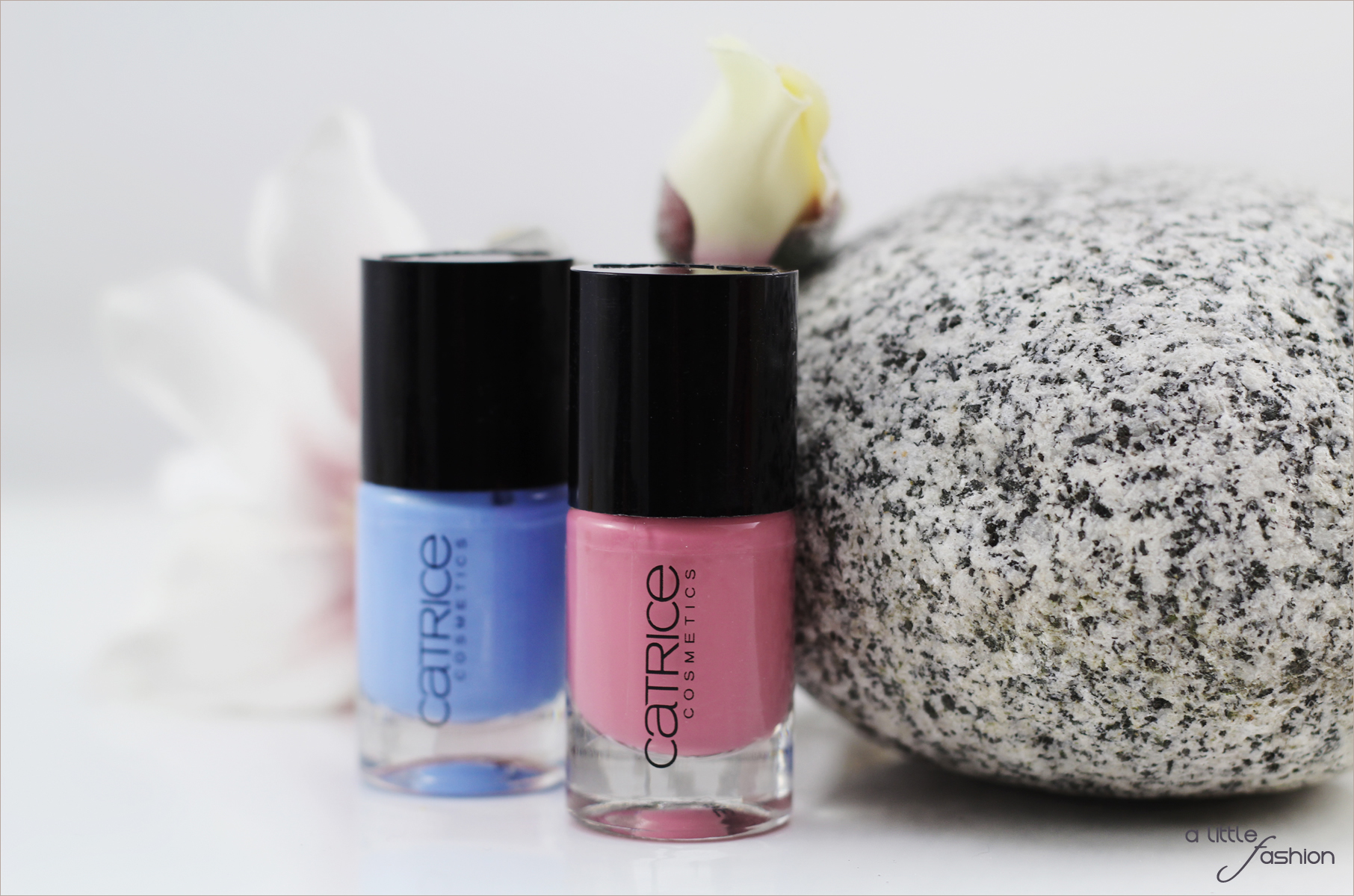 Frühlinghaftes Nageldesign mit Rose Quartz und Serenity  |  A Little Fashion  |  https://www.filizity.com/beauty/nageldesign-rose-quartz-serenity