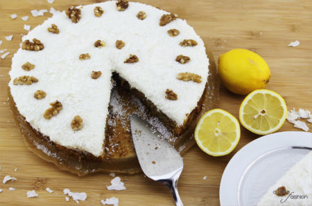 Möhren-Walnuss-Torte mit Zitronentopping | A Little Fashion | https://www.filizity.com/food/moehren-walnuss-torte-mit-zitronentopping