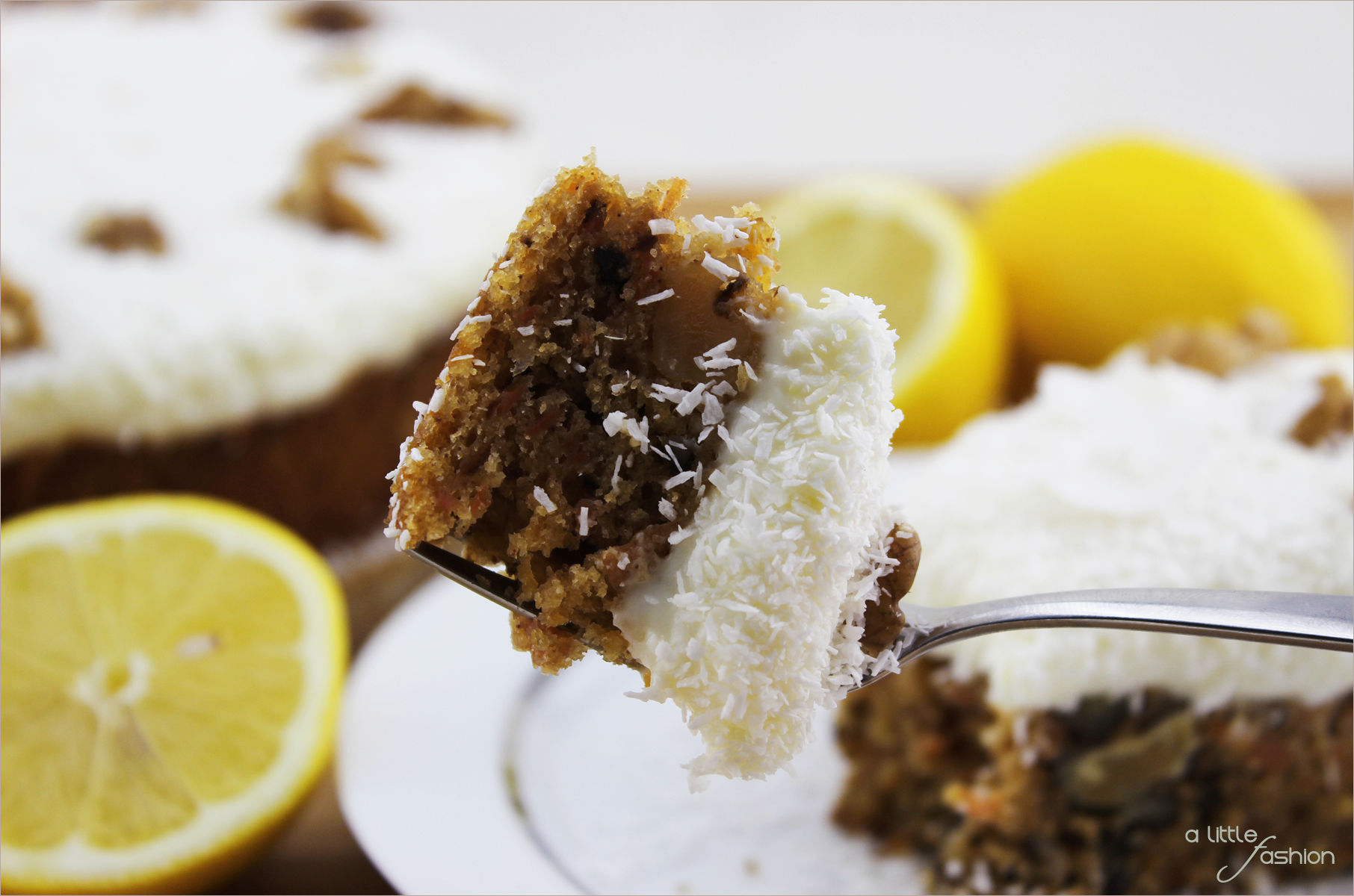 Möhren-Walnuss-Torte mit Zitronentopping | A Little Fashion | https://www.filizity.com/food/moehren-walnuss-torte-mit-zitronentopping