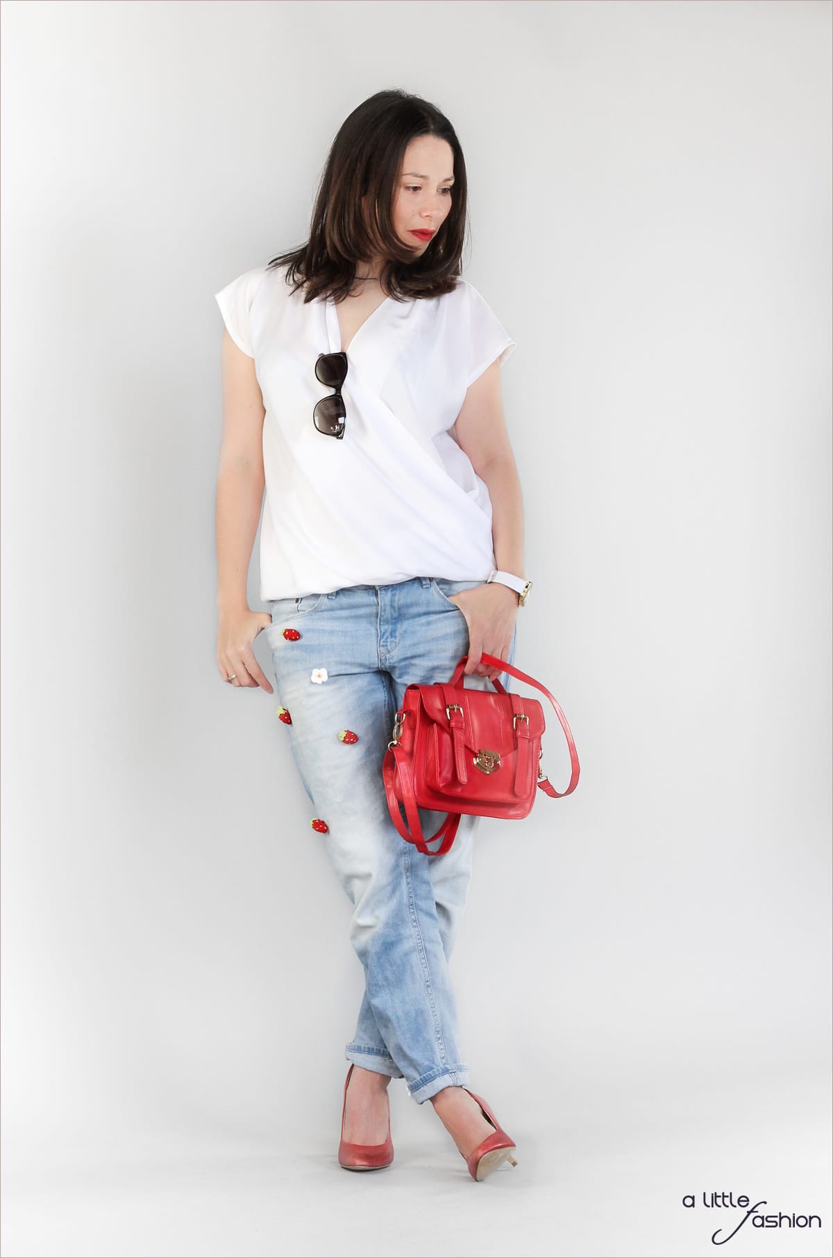 Patched Boyfriend Jeans mit Pumps und Bluse | A Little Fashion | https://www.filizity.com/fashion/patched-boyfriend-jeans-mit-pumps-und-bluse