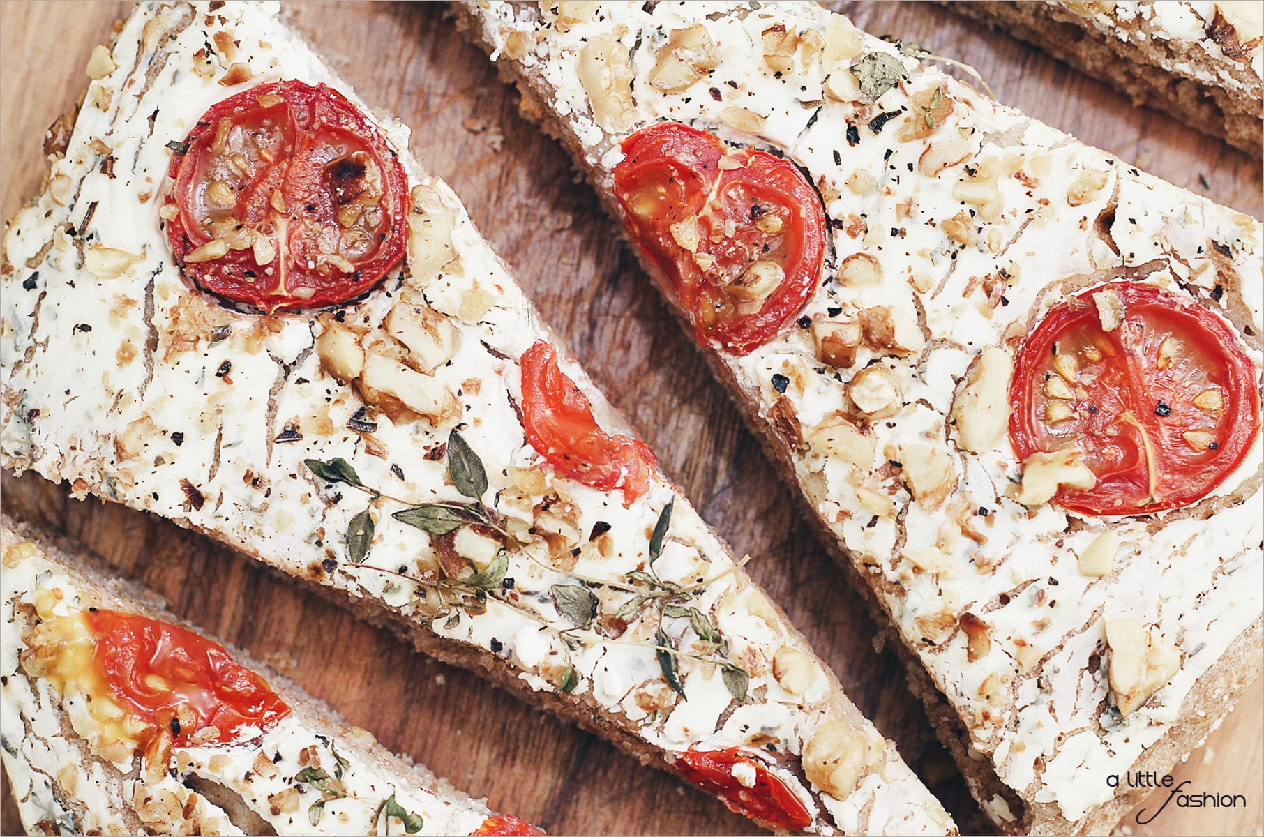 Rezept: Focaccia mit Frischkäse, Tomaten und Walnüssen