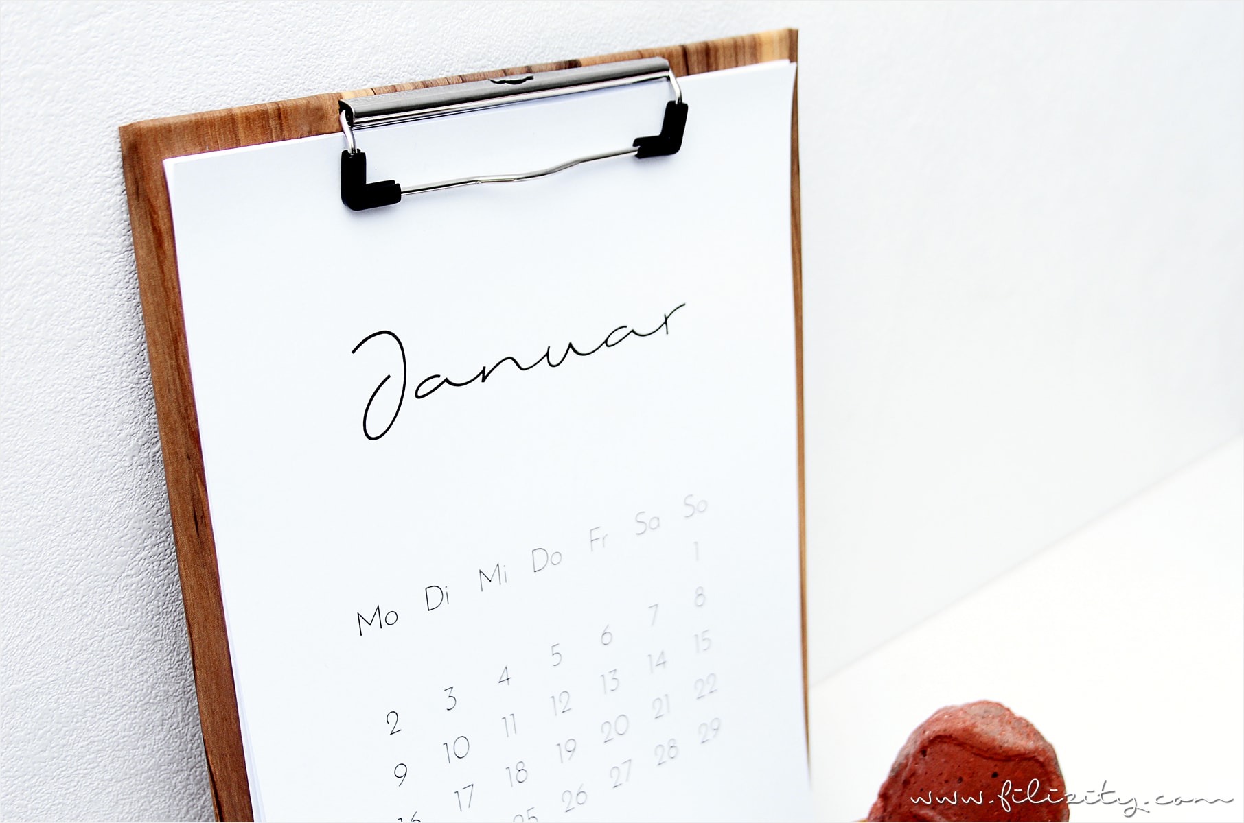 Fur Mehr Plan Minimalistischer Kalender Fur 17 Mit Der Kostenlosen Druckvorlage Habt Ihr Ein Stylisches Highlight Fur Euer Buro Printable Calendar Minimalistisch 17 Filizity Com