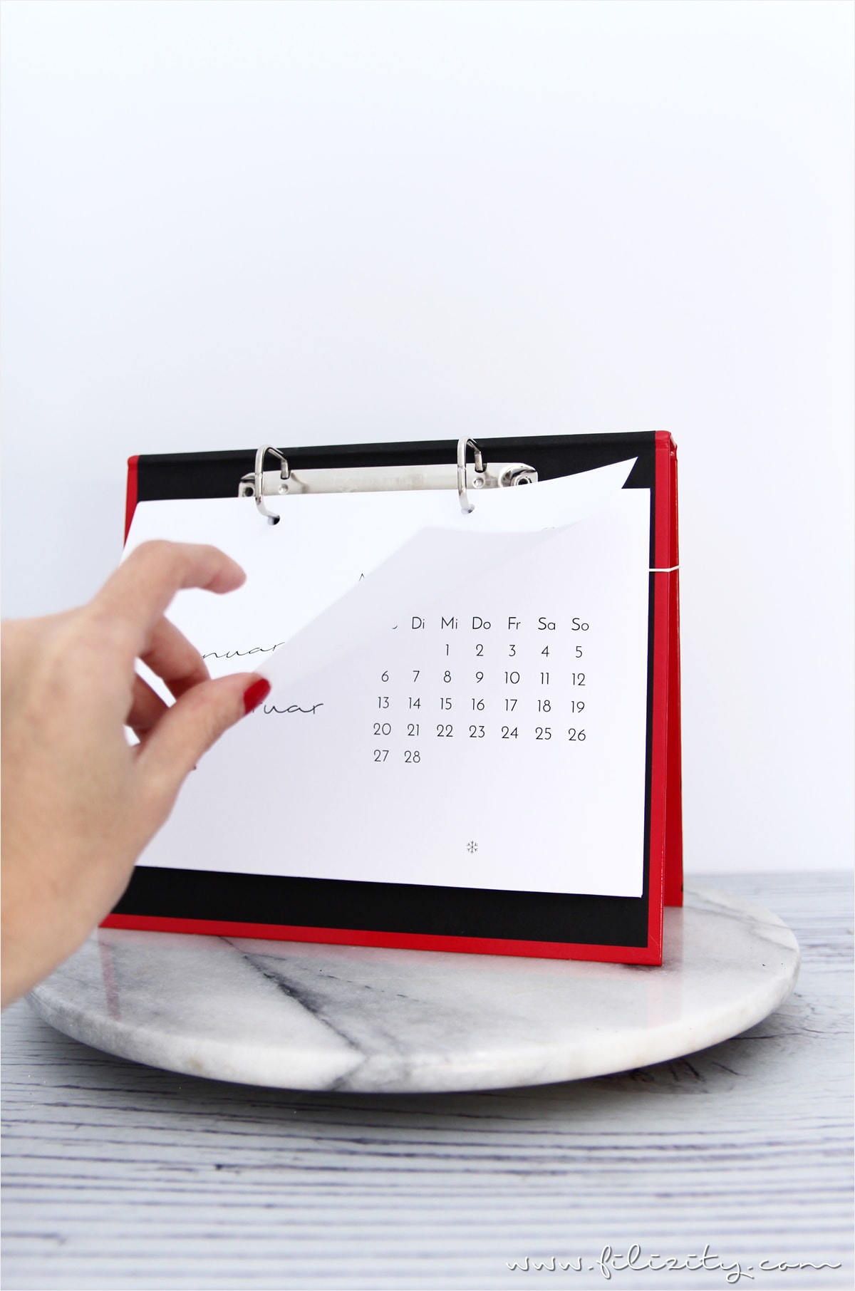DIY Kalender-Brett & Tischkalender 2017 zum Ausdrucken