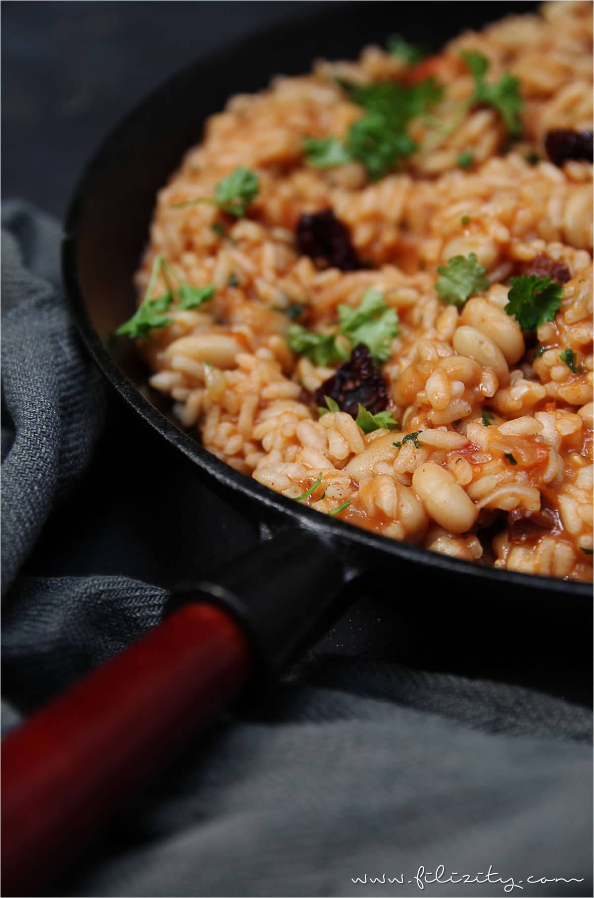 Rezept für One-Pot-Reis mit Bohnen: Vollwertige, gesunde Mahlzeit in nur 20 Minuten