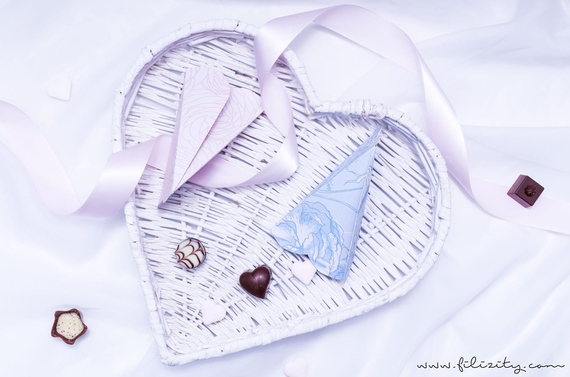 DIY Geschenkverpackung für Valentinstag: 3D Herztüten selber machen | Filizity.com | DIY-Blog aus dem Rheinland #valentinstag #muttertag #geschenkideen