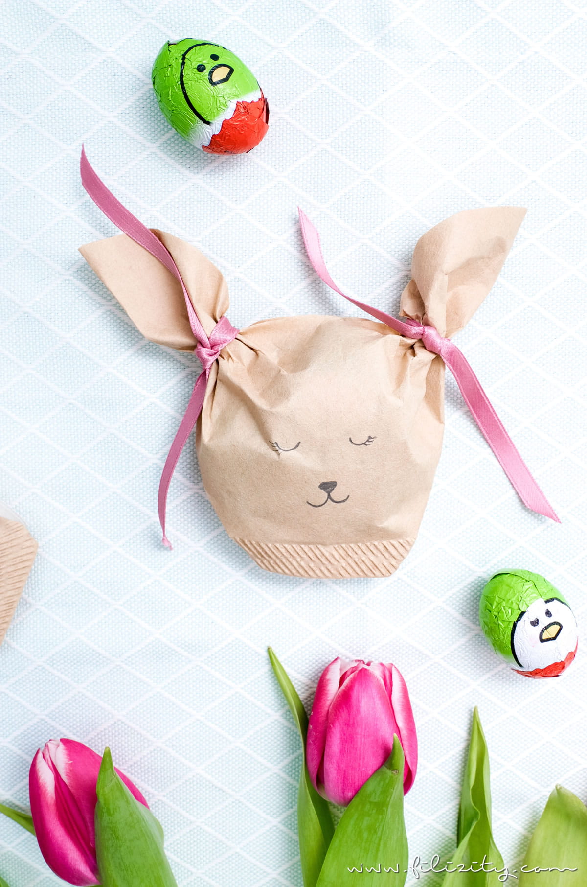 Ostergeschenke verpacken: DIY Lämmchen-/Hasentüten aus Kaffeefiltern basteln | Filizity.com | DIY-Blog aus dem Rheinland #ostern #geschenkidee