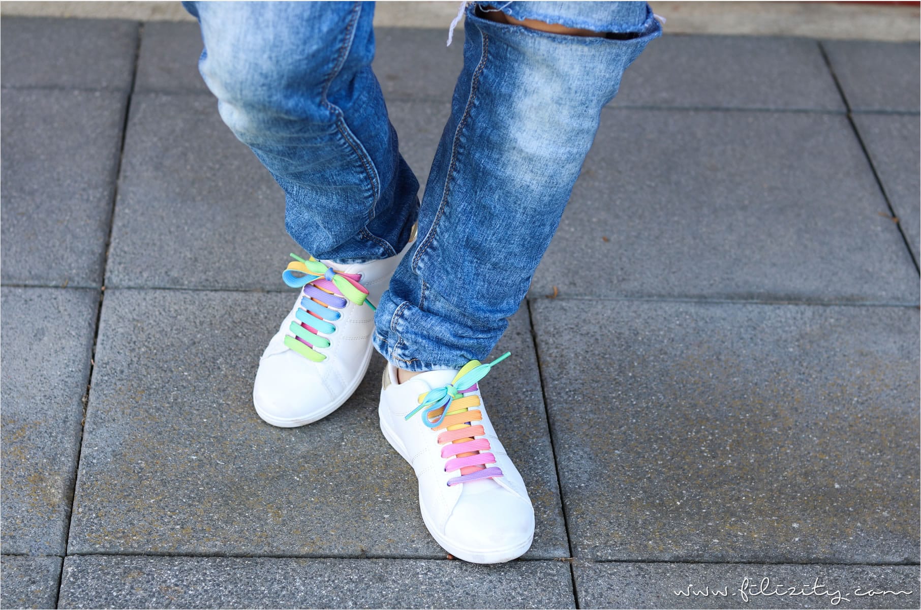 DIY Regenbogen-/Einhorn-Schuhe aus weißen Sneakers