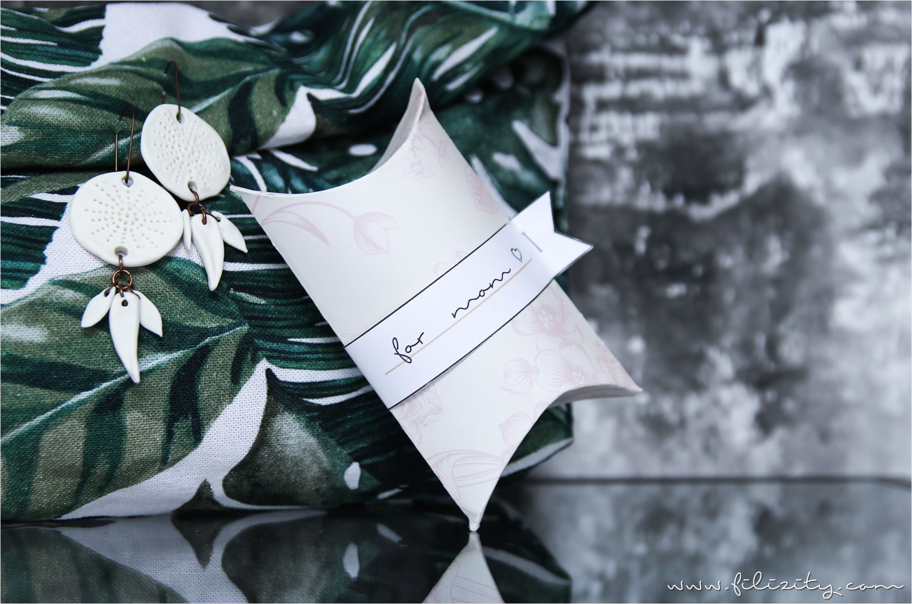 DIY Pillow Box für Muttertags-Geschenke [Free Printable]
