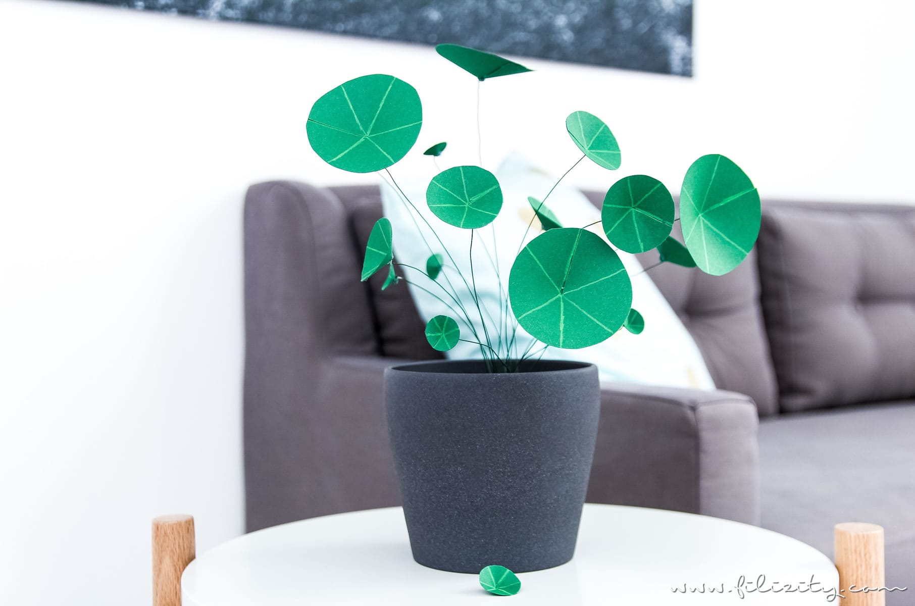 DIY Kunstpflanzen aus Papier: Chinesischer Geldbaum (Ufopflanze) selbermachen