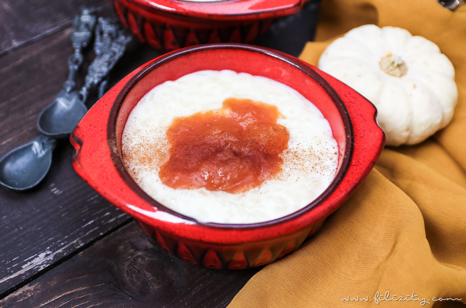 Rezept für Türkischer Milchreis (Sütlac) mit Kürbis-Pflaumen-Kompott ...