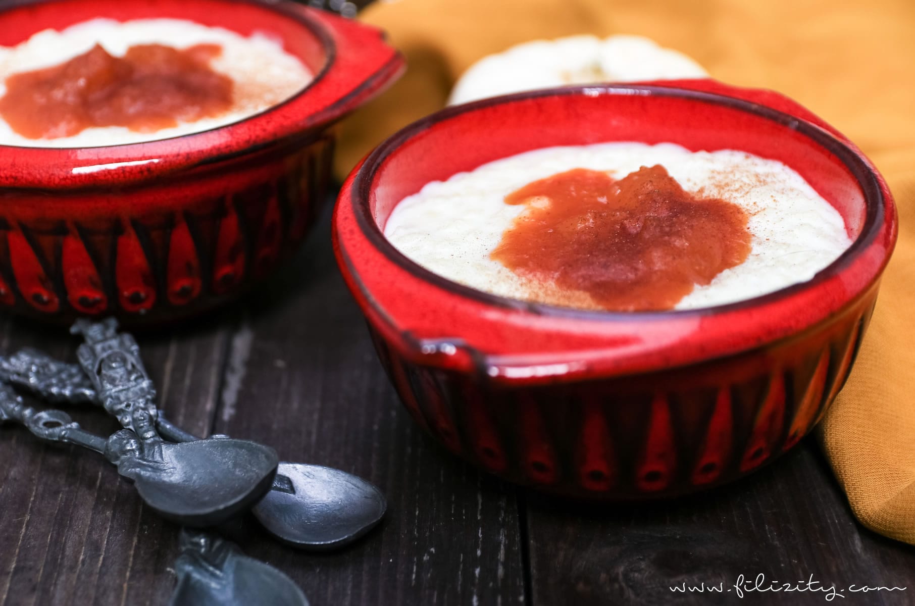 Rezept für Türkischer Milchreis (Sütlac) mit Kürbis-Pflaumen-Kompott ...