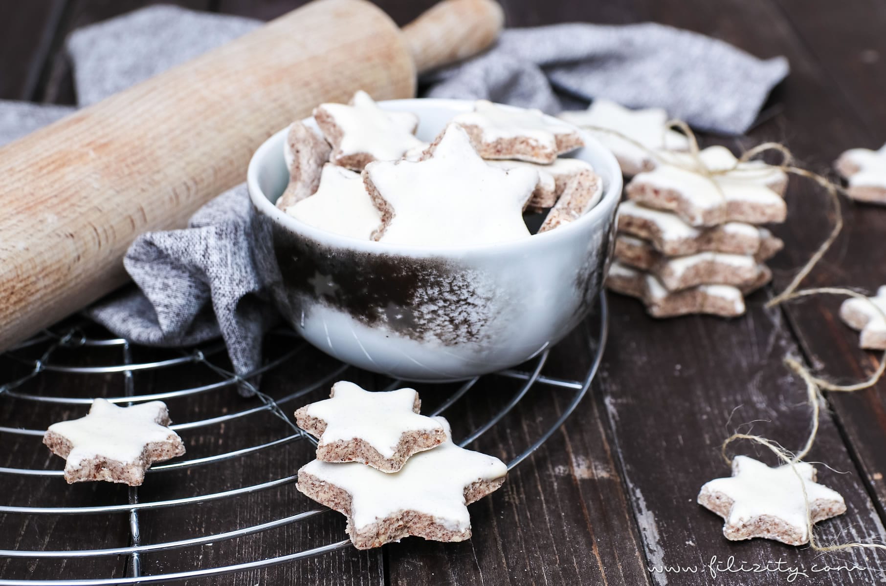 Zimtsterne zu Weihnachten – Der Klassiker unter den Plätzchen-Rezepten | Filizity.com | Food-Blog aus Koblenz #weihnacht #plätzchen #advent