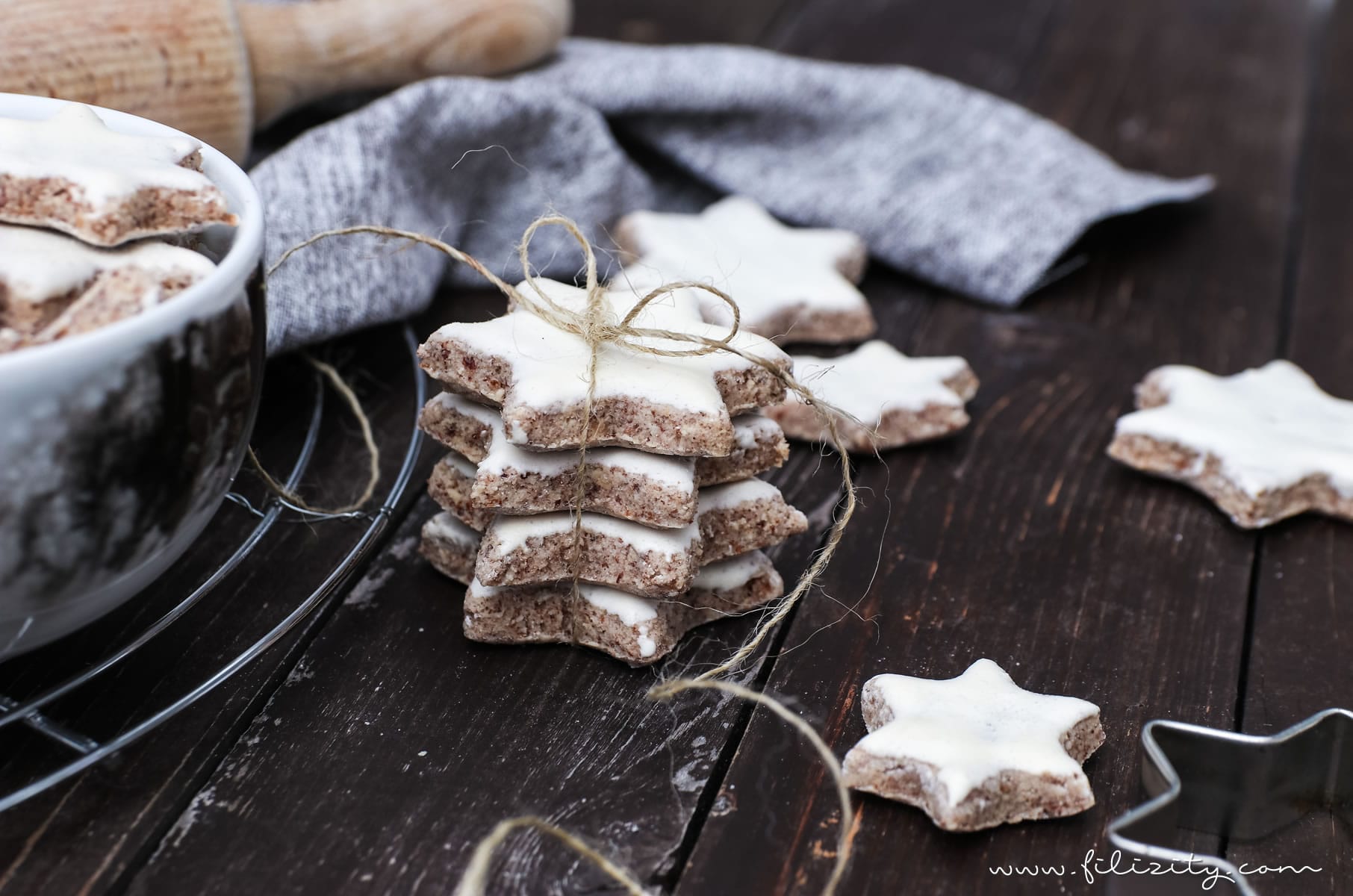 Zimtsterne zu Weihnachten – Der Klassiker unter den Plätzchen-Rezepten | Filizity.com | Food-Blog aus Koblenz #weihnacht #plätzchen #advent