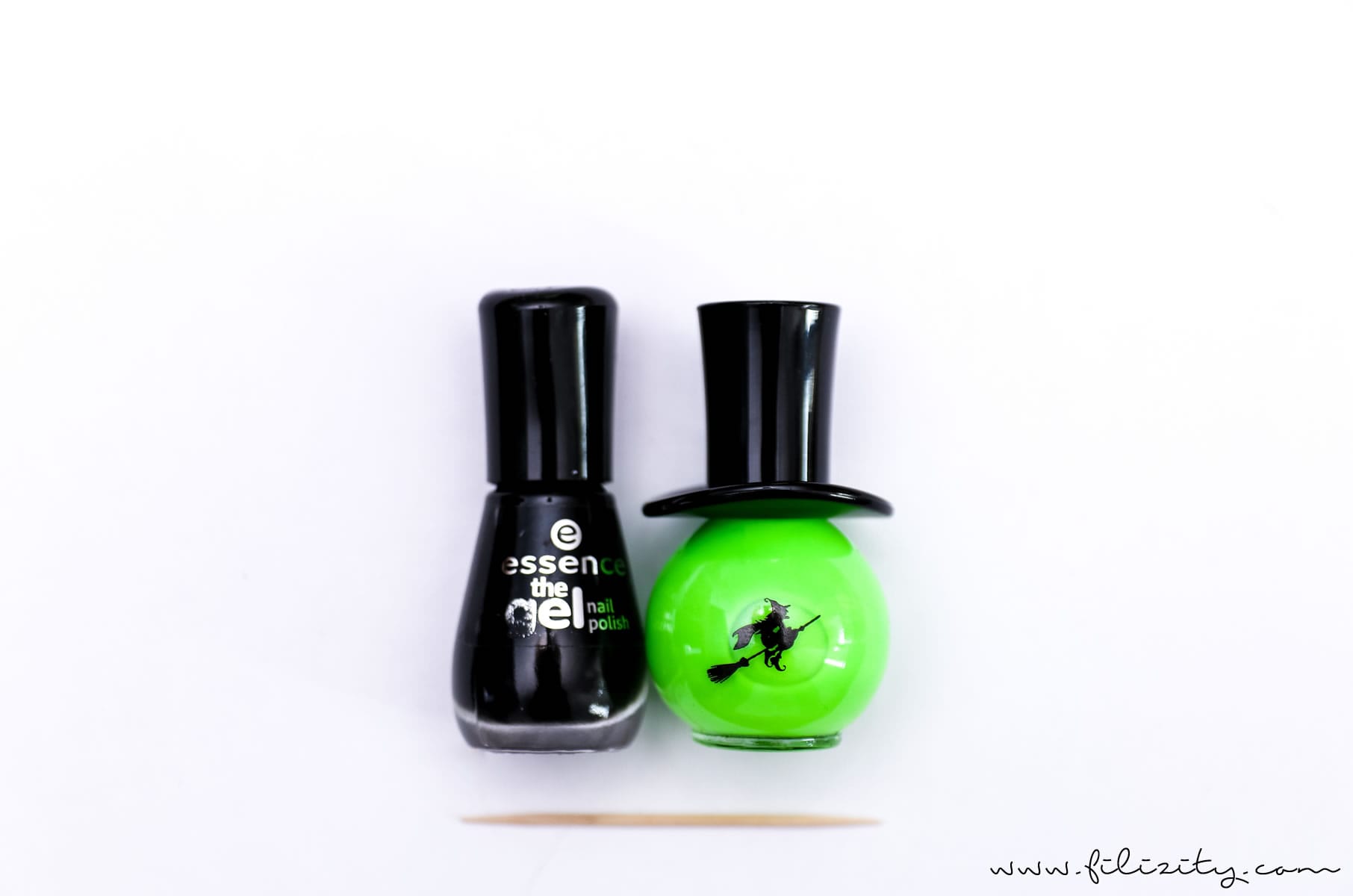 Flippiges Halloween Nageldesign "Frankenstein" - Einfache Maniküre Idee | Filizity.com | Beauty-Blog aus dem Rheinland #halloween #nagellack