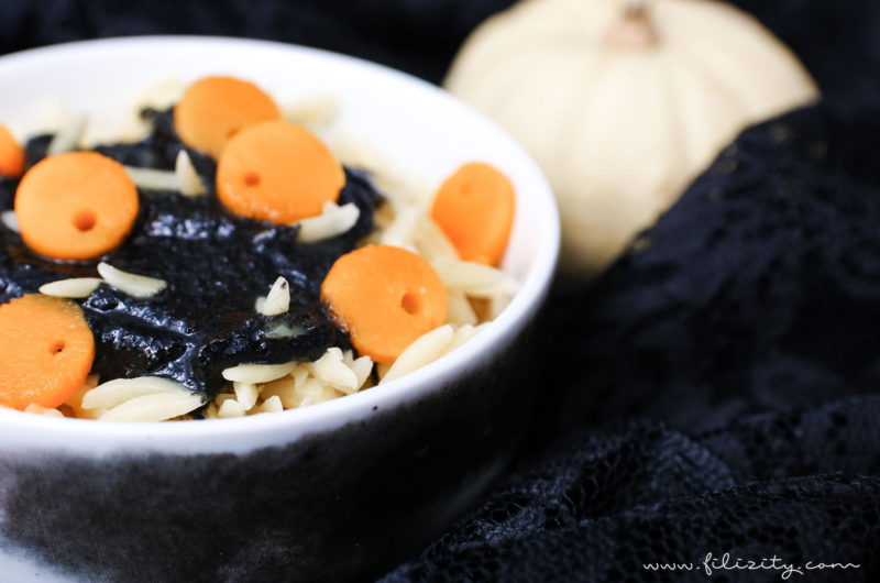 Halloween Rezept: &amp;quot;Maden-Nudeln&amp;quot; mit schwarzem Pesto | Filizity.com ...