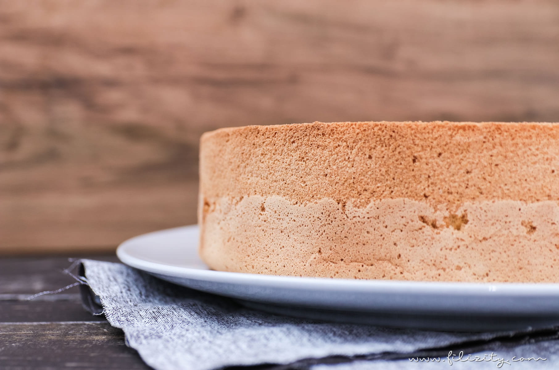 Gelingsicheres Biskuitteig Rezept für Torten & Desserts | Filizity.com | Food-Blog aus dem Rheinland #biskuit #torte #kuchen #dessert