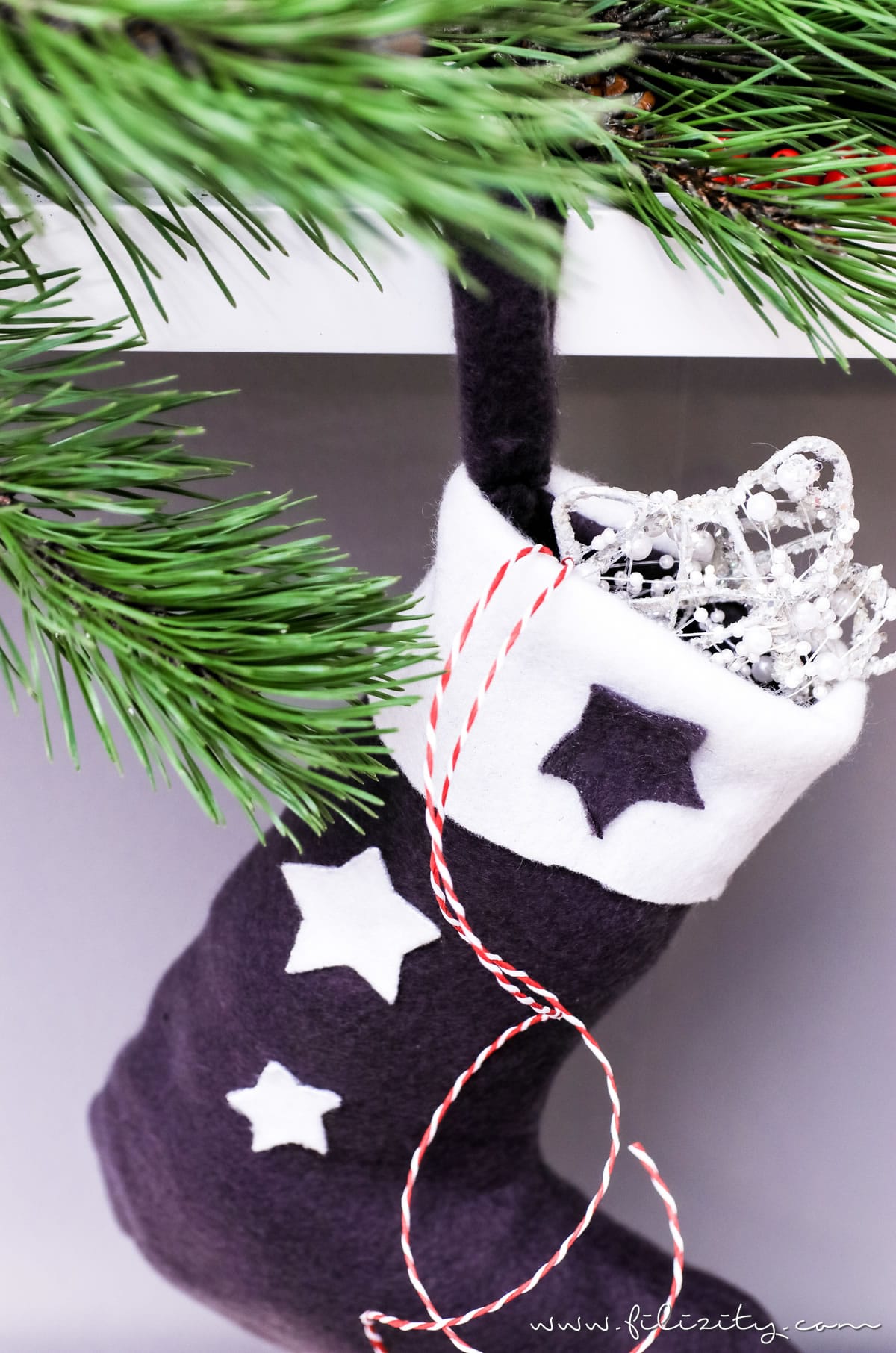 Basteln in der Weihnachtszeit: Nikolausstiefel nähen | Filizity.com | DIY-Blog aus dem Rheinland #weihnachten #nikolaus #nähen #geschenkideen