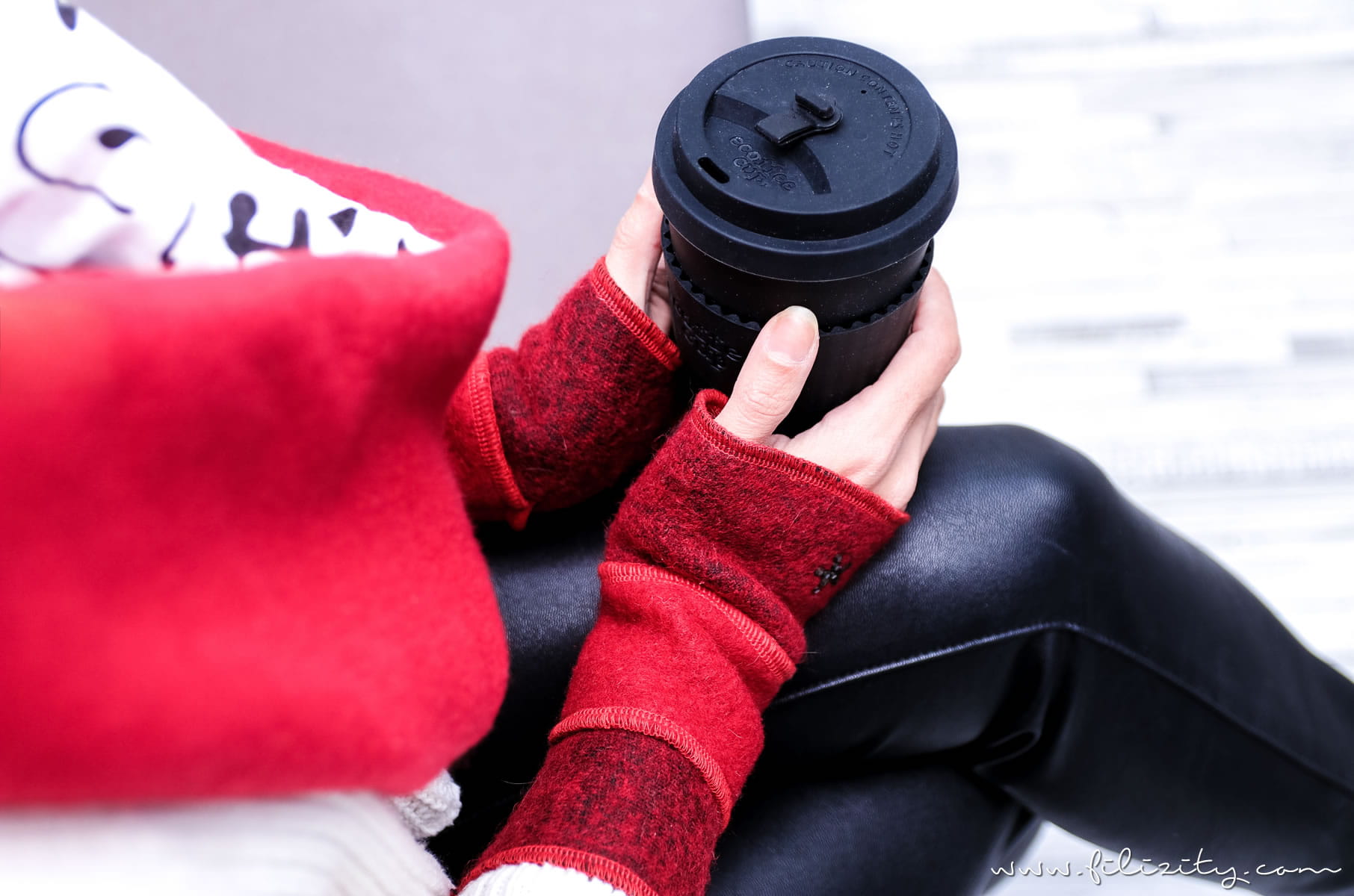 Armstulpen nähen - Winteraccessoire und Geschenkidee zu Weihnachten | Filizity.com | DIY-Blog aus dem Rheinland #weihnachten #weihnachtsgeschenke #nähen