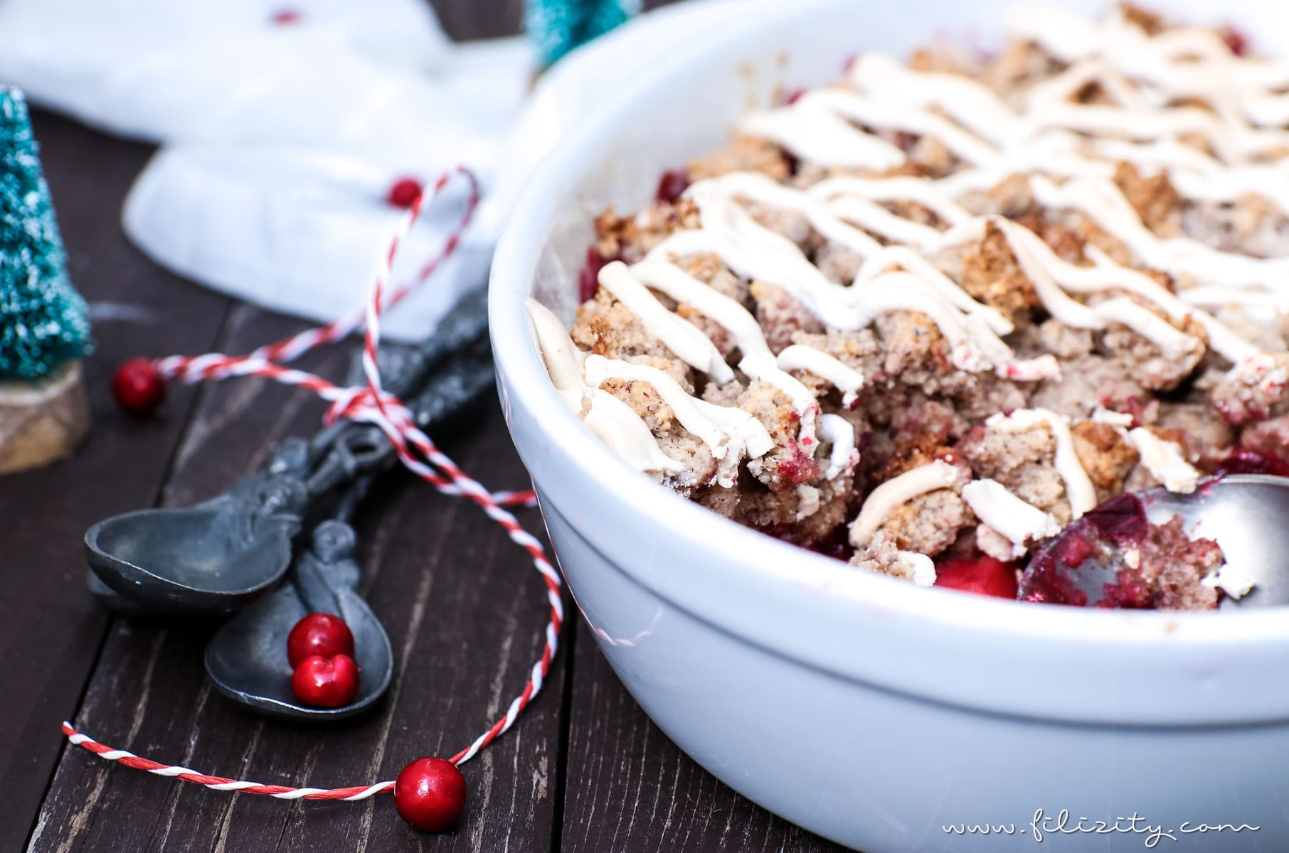 Weihnacht-Dessert: Dieser Cranberry-Apfel-Crumble mit Zimtsterne ...