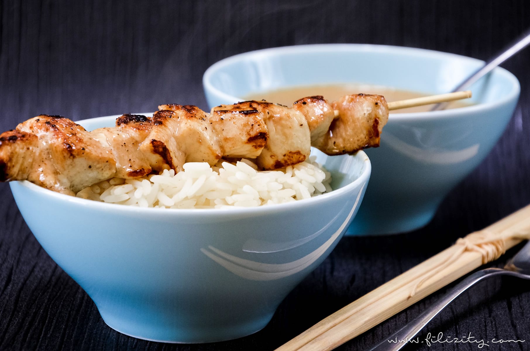Hähnchen-Spieße (Sate) mit Erdnuss-Soße | Filizity.com | Food-Blog aus ...