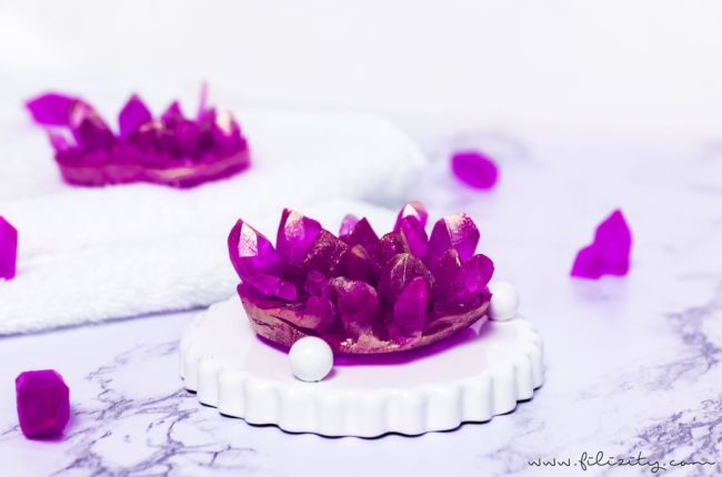 DIY Geschenkidee für Valentinstag oder Muttertag: Kristall-Seife selber machen | Filizity.com | Beauty & DIYBlog aus dem Rheinland #seife #valentinstag #muttertag #geschenkidee
