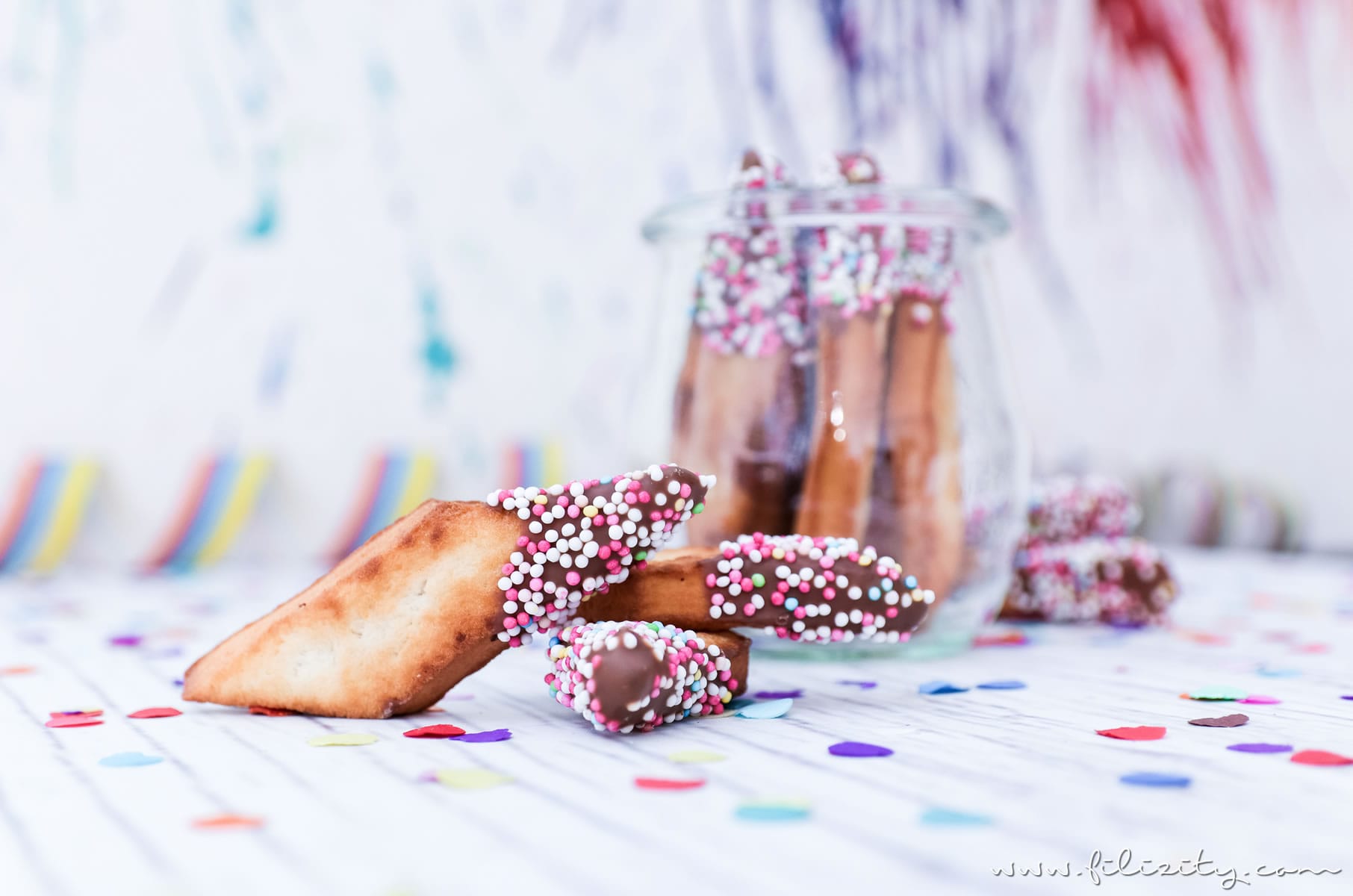 Schnelles Karnevals-Rezept: Schmalzgebäck wie Chiacchere mit Schokolade und „Konfetti“ | Filizity.com | Food-Blog aus dem Rheinland #karneval #fasching #helau #alaaf