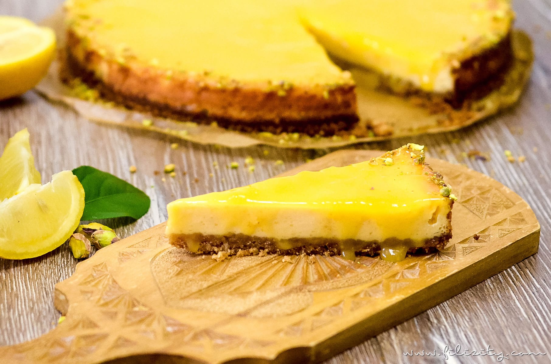Rezept: Lemon Curd Cheesecake - Sommerfrischer Käsekuchen mit Zitronencreme | Filizity.com | Food-Blog aus dem Rheinland #cheesecake #käsekuchen #lemoncurd