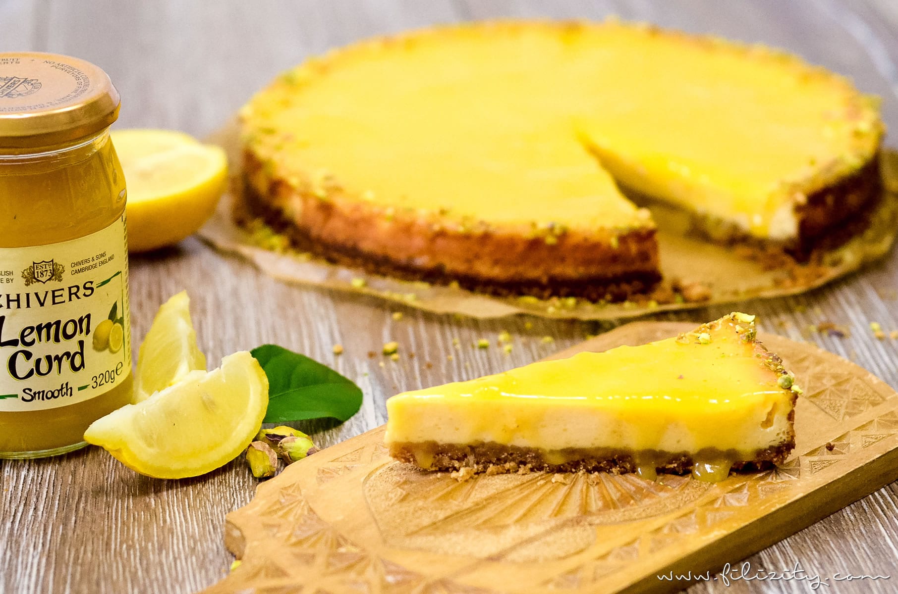 Rezept: Lemon Curd Cheesecake - Sommerfrischer Käsekuchen mit Zitronencreme | Filizity.com | Food-Blog aus dem Rheinland #cheesecake #käsekuchen #lemoncurd