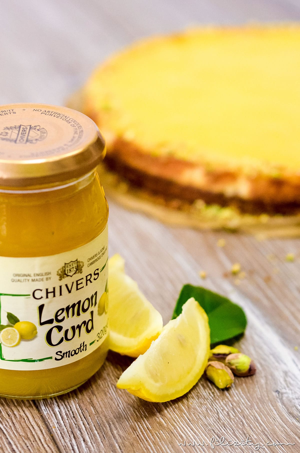 Rezept: Lemon Curd Cheesecake - Sommerfrischer Käsekuchen mit Zitronencreme | Filizity.com | Food-Blog aus dem Rheinland #cheesecake #käsekuchen #lemoncurd