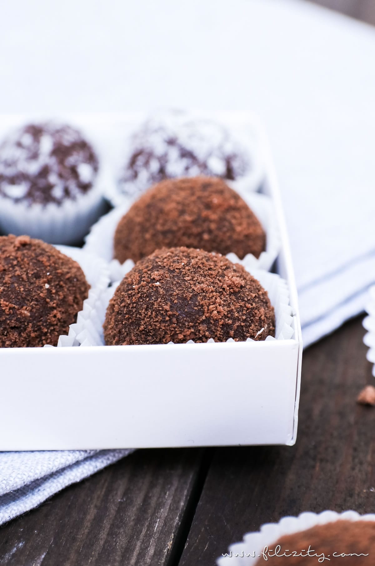 5-Minuten-Pralinen: Rezept für Nutella-Butterkeks-Trüffel mit Kokos | Geschenke aus der Küche | Filizity.com | Food-Blog aus dem Rheinland #nutella #schokolade #pralinen
