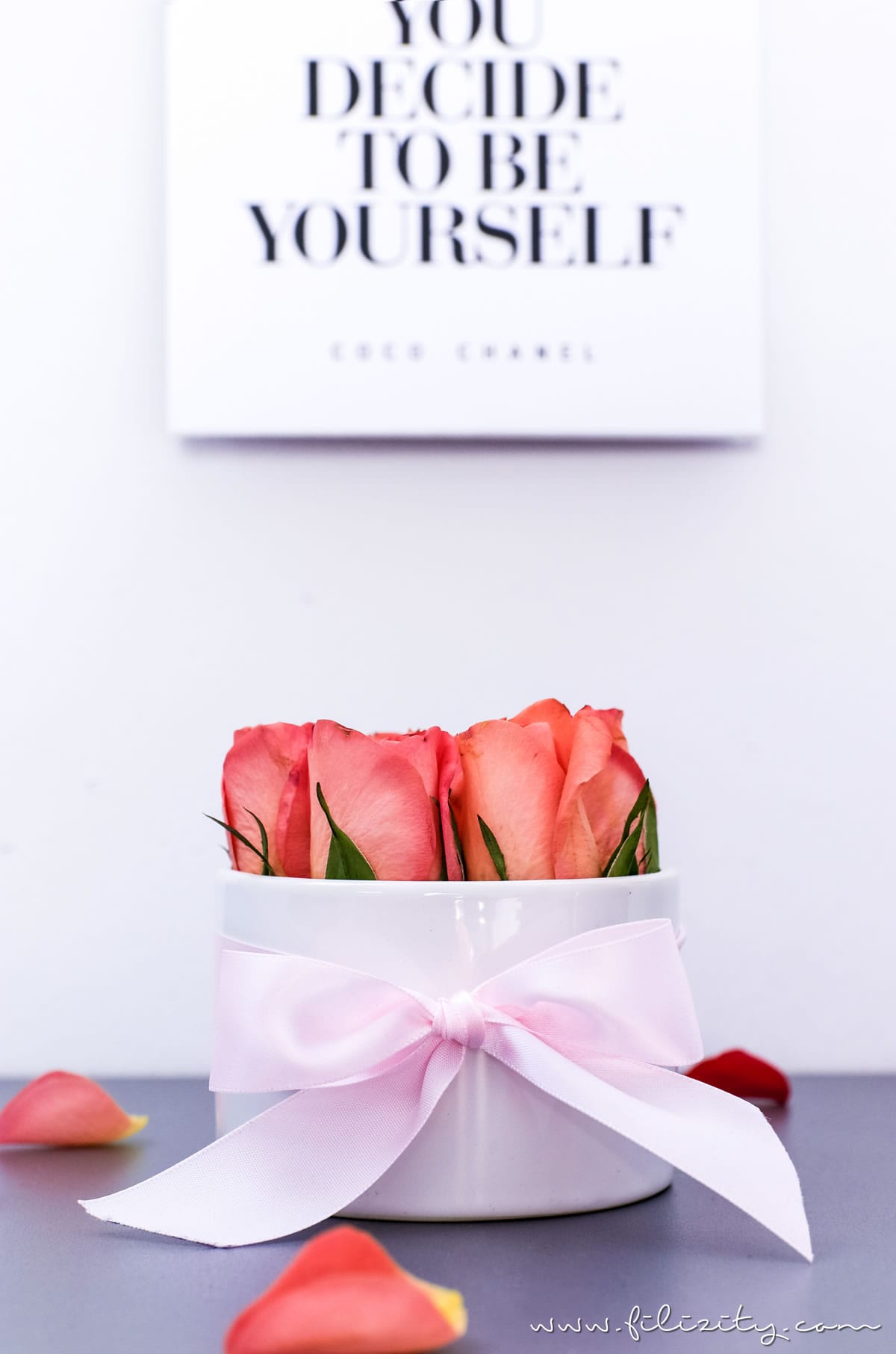 3x Flowerbox selber machen - DIY Geschenkidee für Valentinstag, Muttertag, Geburtstag usw. | DIY Deko mit Blumen | Filizity.com | DIY-Blog aus dem Rheinland #valentinstag #muttertag #geschenkidee #geburtstag #flowerbox