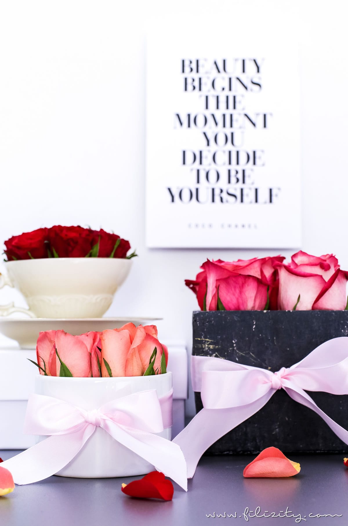 3x Flowerbox selber machen - DIY Geschenkidee für Valentinstag, Muttertag, Geburtstag usw. | DIY Deko mit Blumen | Filizity.com | DIY-Blog aus dem Rheinland #valentinstag #muttertag #geschenkidee #geburtstag #flowerbox