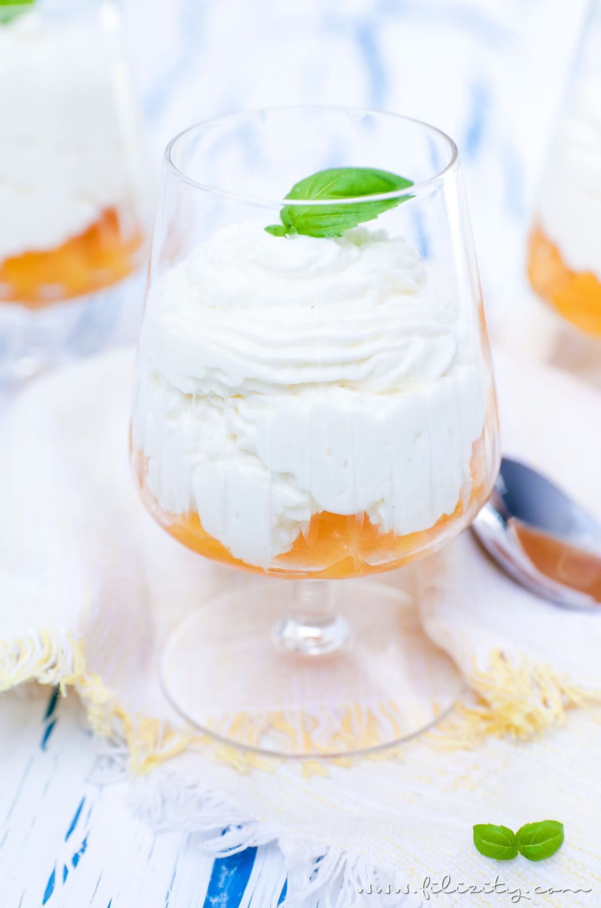 Himmlisches Dessert-Rezept: Mascarpone-Creme mit Aprikosen | Filizity.com | Food-Blog aus dem Rheinland #ostern #dessert #lastminiute