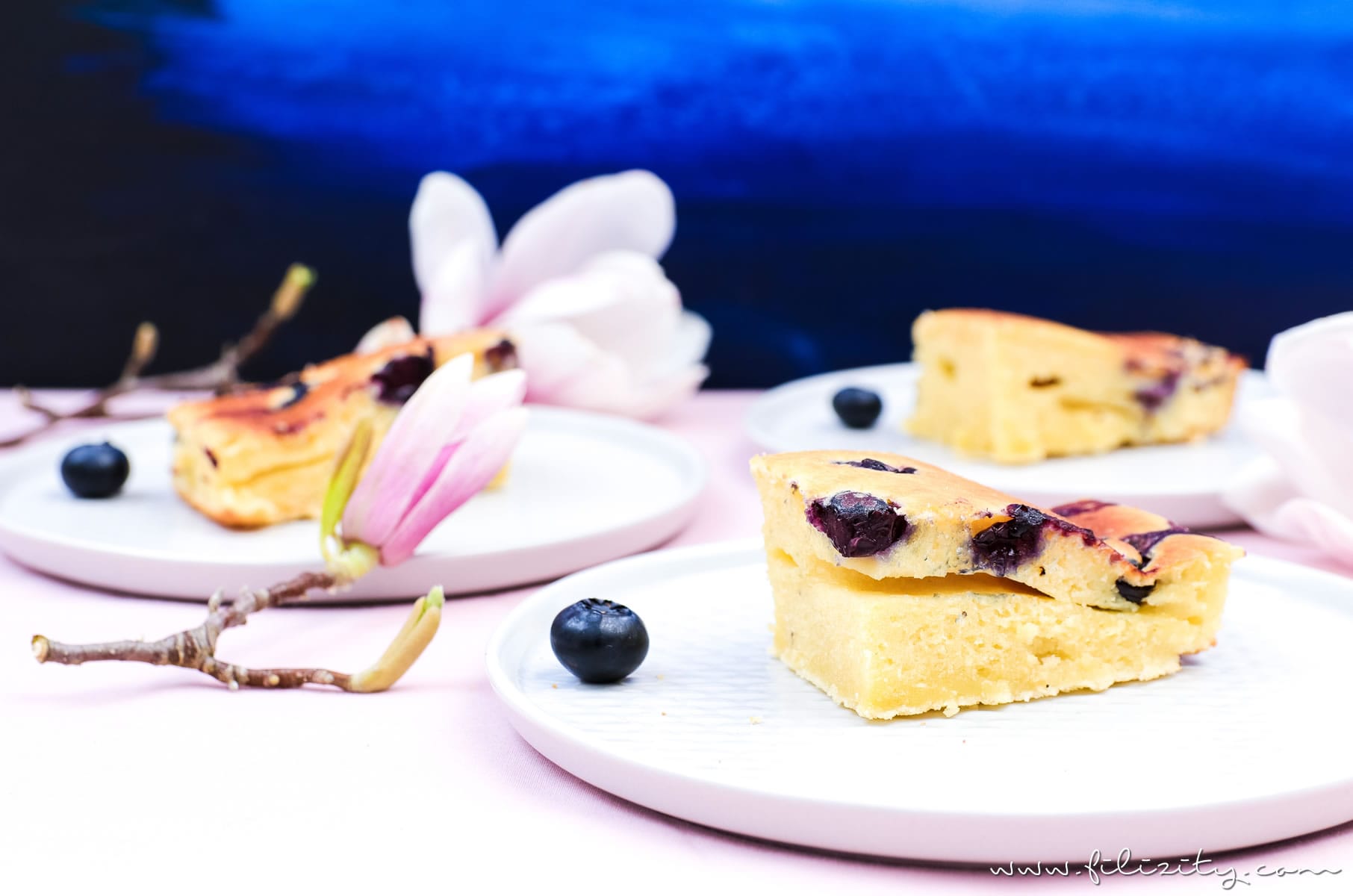 Rezept für Ofen-Pfannkuchen mit Blaubeeren - Zum Frühstück oder als Dessert | Filizity.com | Food-Blog aus dem Rheinland #pancakes #dessert #sommer