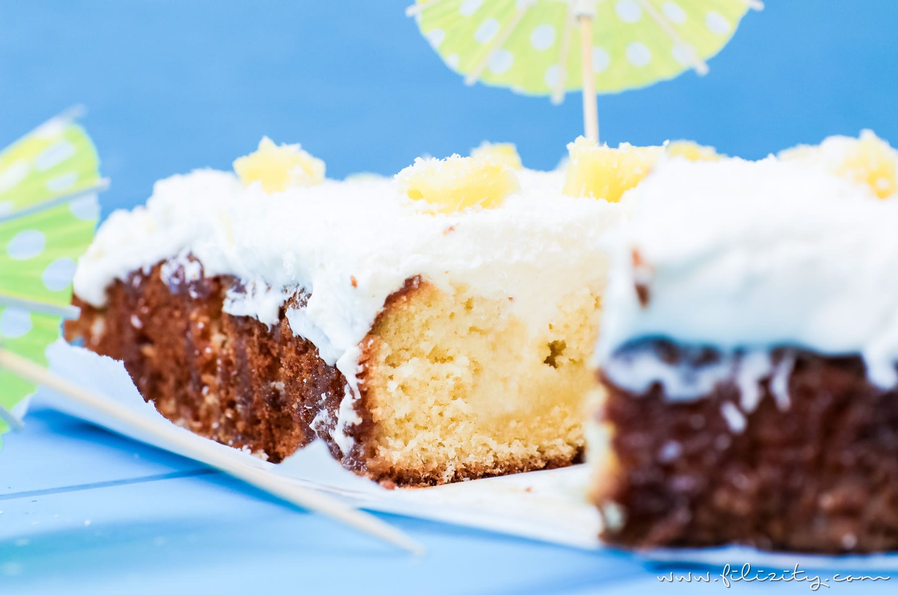 Piña Colada Poke Cake - Vom Cocktail zur Torte | Filizity.com | Food ...
