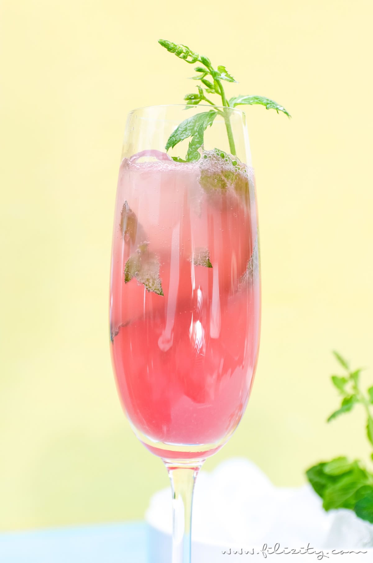 Rezept für einen Grapefruit-Cocktail mit oder ohne Alkohol | Erfrischender Sommer-Drink aus dem Slow Juicer | Filizity.com | Food-Blog aus dem Rheinland #cocktail #mocktail #sommer