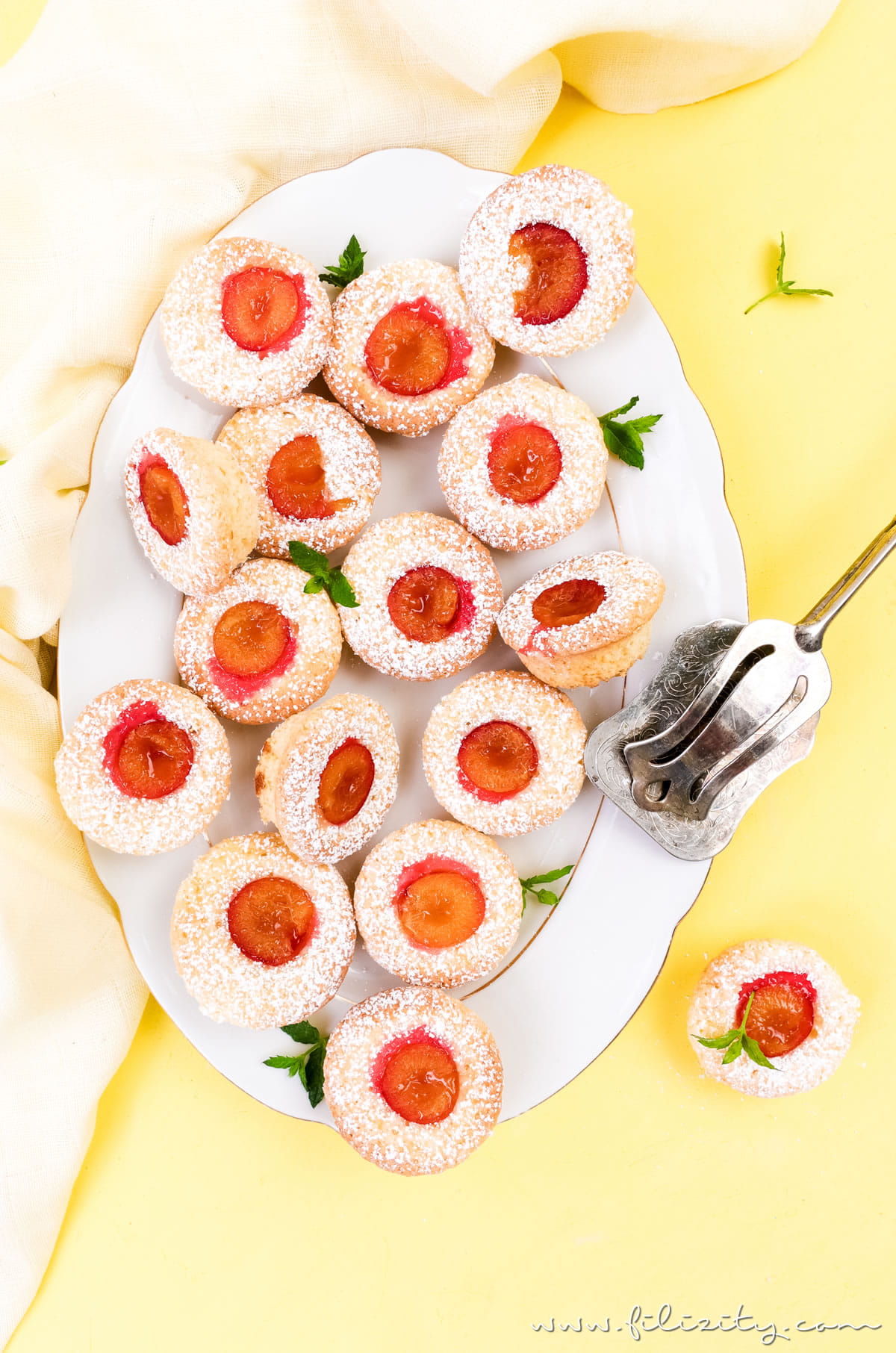 Einfaches Rezept für Kirschpflaumen-Muffins mit Kokos | Auch mit Mirabellen oder als Blechkuchen backen | Filizity.com | Food-Blog aus dem Rheinland #kirschpflaumen #sommer #mirabellen