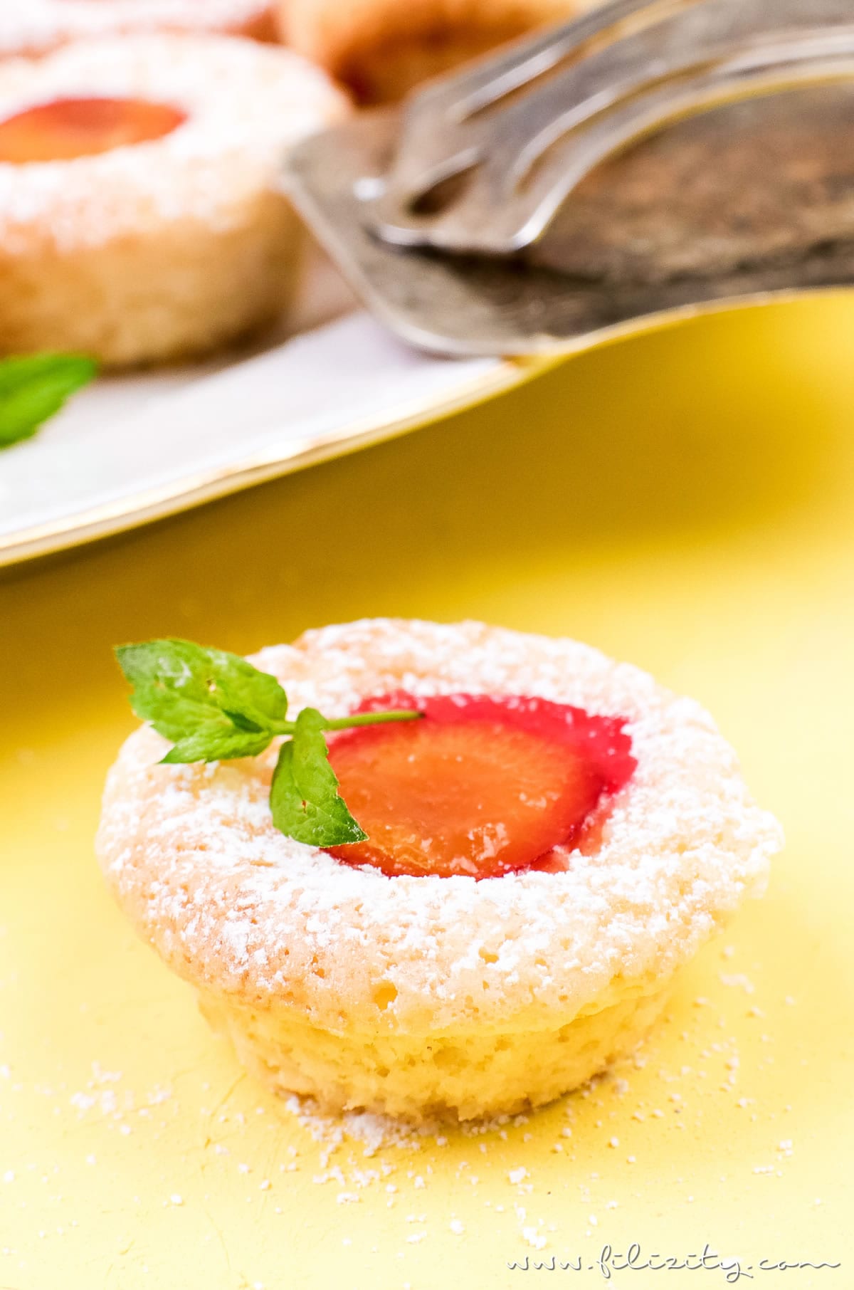 Einfaches Rezept für Kirschpflaumen-Muffins mit Kokos | Auch mit Mirabellen oder als Blechkuchen backen | Filizity.com | Food-Blog aus dem Rheinland #kirschpflaumen #sommer #mirabellen