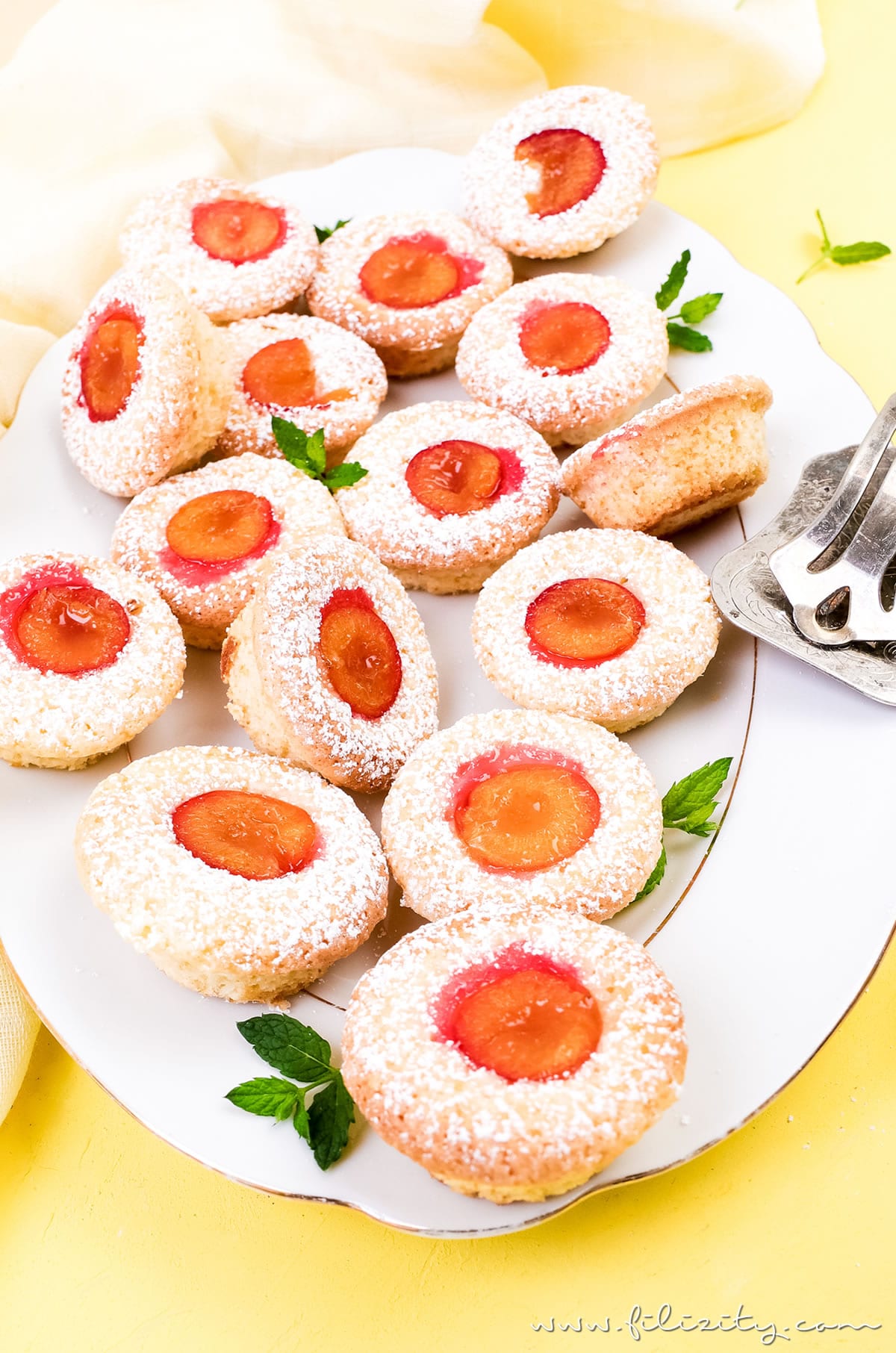 Einfaches Rezept für Kirschpflaumen-Muffins mit Kokos | Auch mit Mirabellen oder als Blechkuchen backen | Filizity.com | Food-Blog aus dem Rheinland #kirschpflaumen #sommer #mirabellen